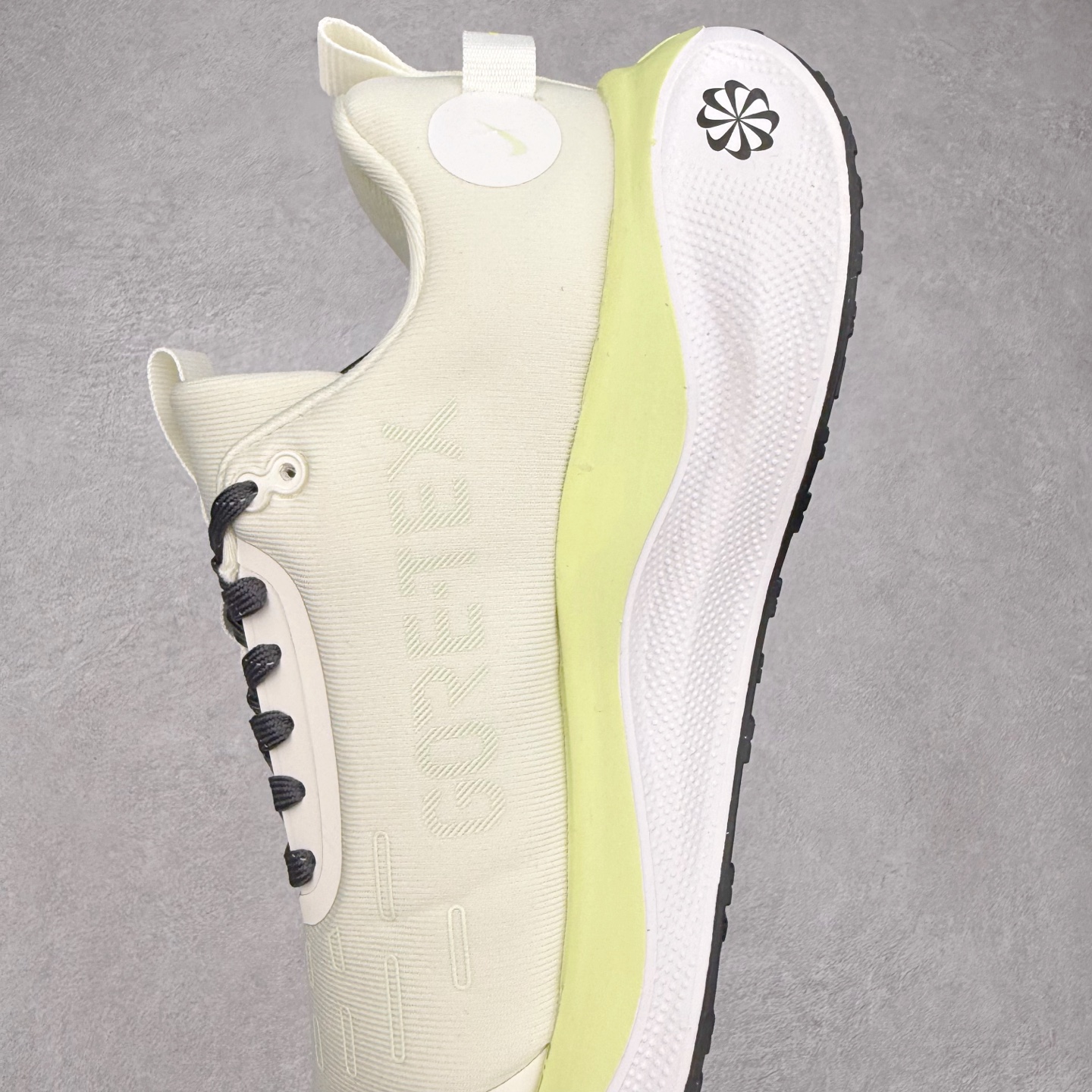 图片[7]-NK React Infinity Run Flyknit 4 GORE-TEX 低帮休闲跑步鞋防水公路助力畅跑 鞋身融入 GORE-TEX 防水层 搭配柔软鞋口在下雨时帮助双足保持干爽舒适 结合 NK ReactX 泡绵提供高出 React 泡绵 13% 的能量回馈 尺码：36 36.5 37.5 38 38.5 39 40 40.5 41.5 42 42.5 43 44 44.5 45-选品中心