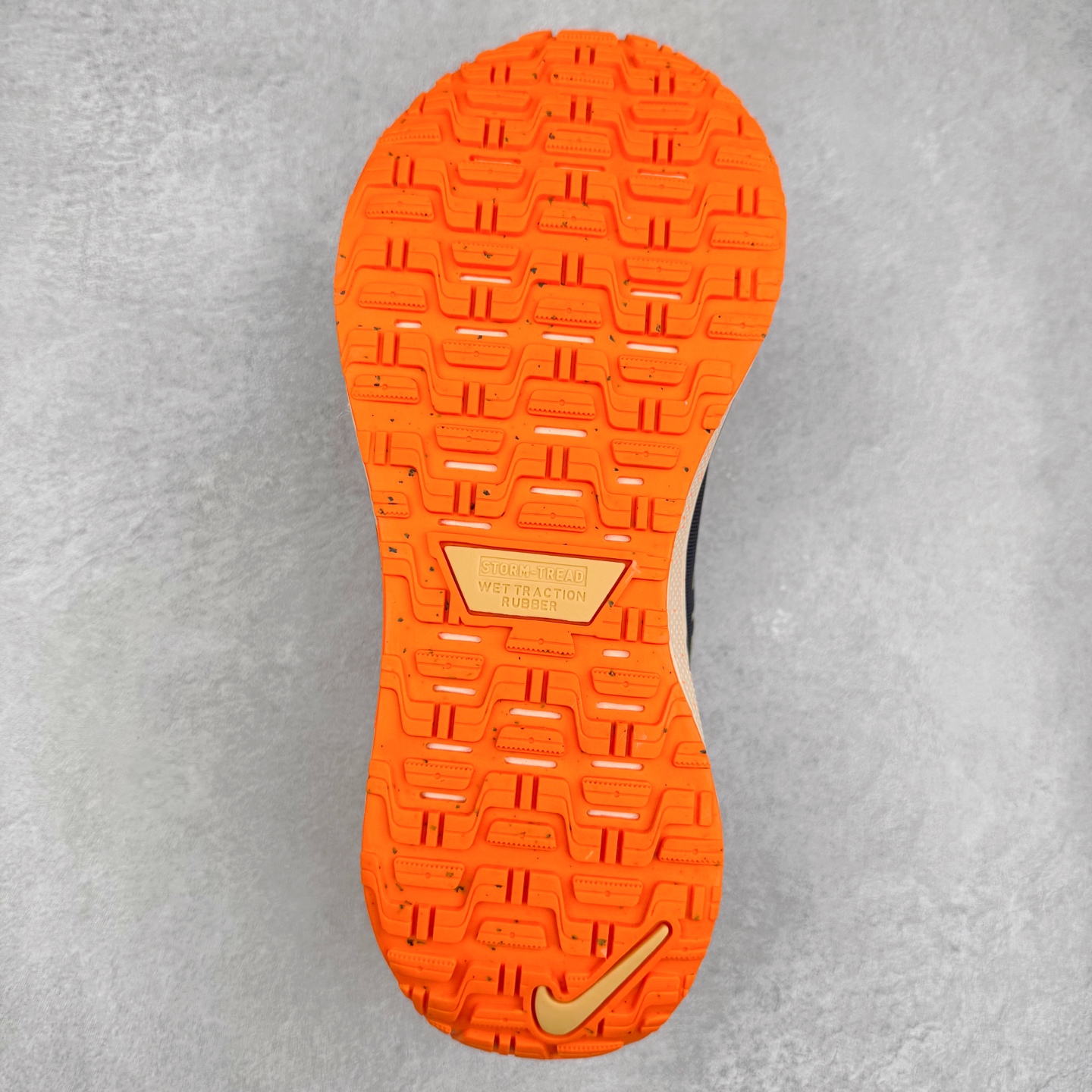 图片[9]-NK React Infinity Run Flyknit 4 GORE-TEX 低帮休闲跑步鞋防水公路助力畅跑 鞋身融入 GORE-TEX 防水层 搭配柔软鞋口在下雨时帮助双足保持干爽舒适 结合 NK ReactX 泡绵提供高出 React 泡绵 13% 的能量回馈 尺码：36 36.5 37.5 38 38.5 39 40 40.5 41.5 42 42.5 43 44 44.5 45-选品中心