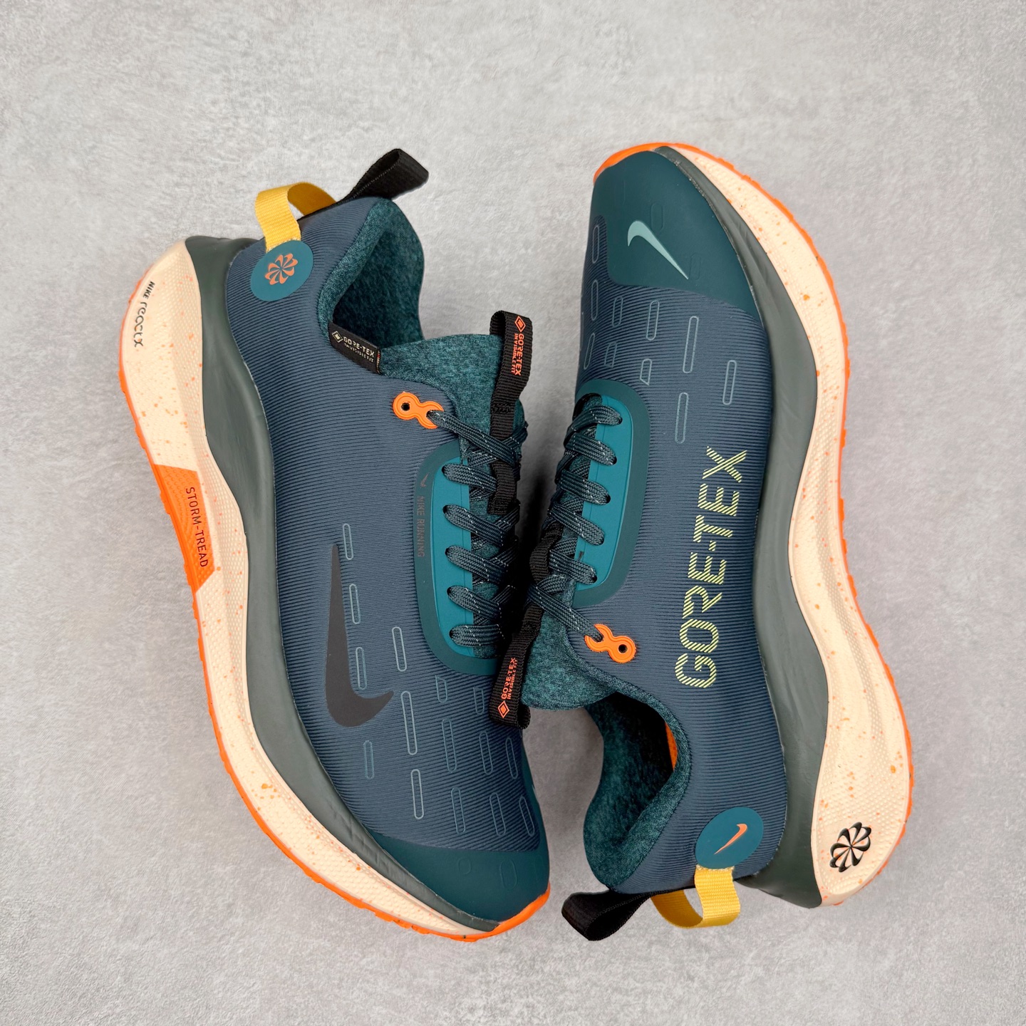 图片[3]-NK React Infinity Run Flyknit 4 GORE-TEX 低帮休闲跑步鞋防水公路助力畅跑 鞋身融入 GORE-TEX 防水层 搭配柔软鞋口在下雨时帮助双足保持干爽舒适 结合 NK ReactX 泡绵提供高出 React 泡绵 13% 的能量回馈 尺码：36 36.5 37.5 38 38.5 39 40 40.5 41.5 42 42.5 43 44 44.5 45-选品中心