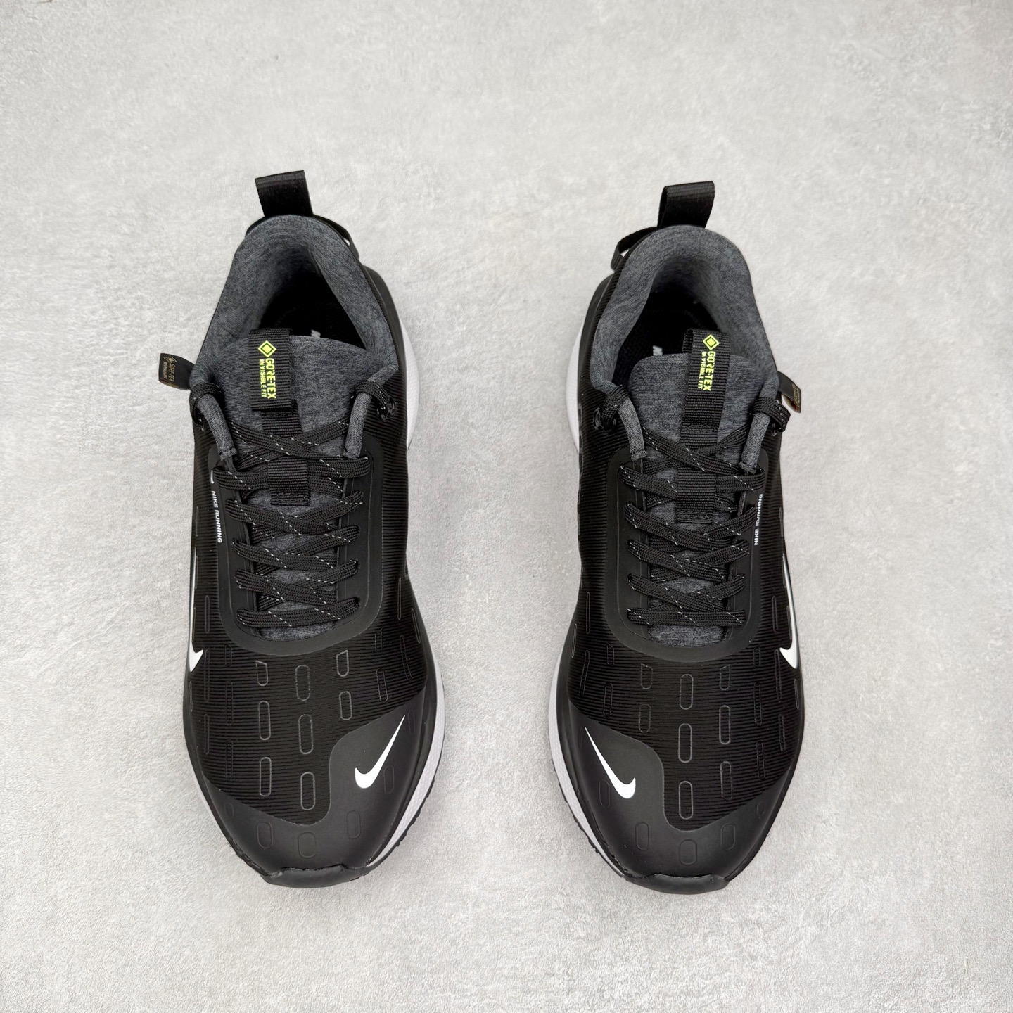 图片[2]-NK React Infinity Run Flyknit 4 GORE-TEX 低帮休闲跑步鞋防水公路助力畅跑 鞋身融入 GORE-TEX 防水层 搭配柔软鞋口在下雨时帮助双足保持干爽舒适 结合 NK ReactX 泡绵提供高出 React 泡绵 13% 的能量回馈 尺码：36 36.5 37.5 38 38.5 39 40 40.5 41.5 42 42.5 43 44 44.5 45-选品中心