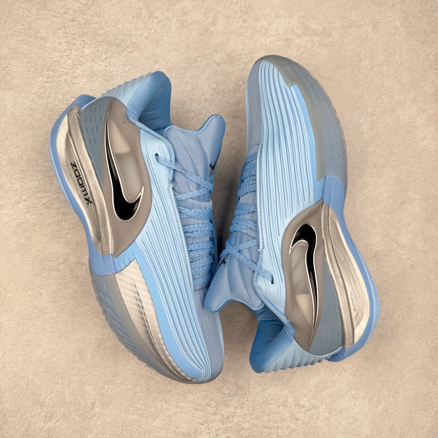 图片[3]-NK G.T. Cut 3.0 EP GT3代实战篮球鞋 该鞋款采用出众回弹设计 为切入、转向和移步篮筐提供出色的能量回馈 回弹性能带来弹力充沛的迈步体验 助你爆发疾速 全掌型 ZoomX 泡绵 缔造弹力出众的轻盈迈步体验 助你在比赛升温时能够急速快攻 驰骋全场 鞋面绳线与鞋带相结合 有助稳固前足 后跟搭配加垫鞋口 为脚踝营造舒适稳固感受 全掌型 ZoomX 泡绵 能够带来出众的能量回馈 前足外侧采用精巧塑料覆面 在瞬间爆发时提供稳固脚感 尺码：39 40 40.5 41 42 42.5 43 44 44.5 45 46-选品中心