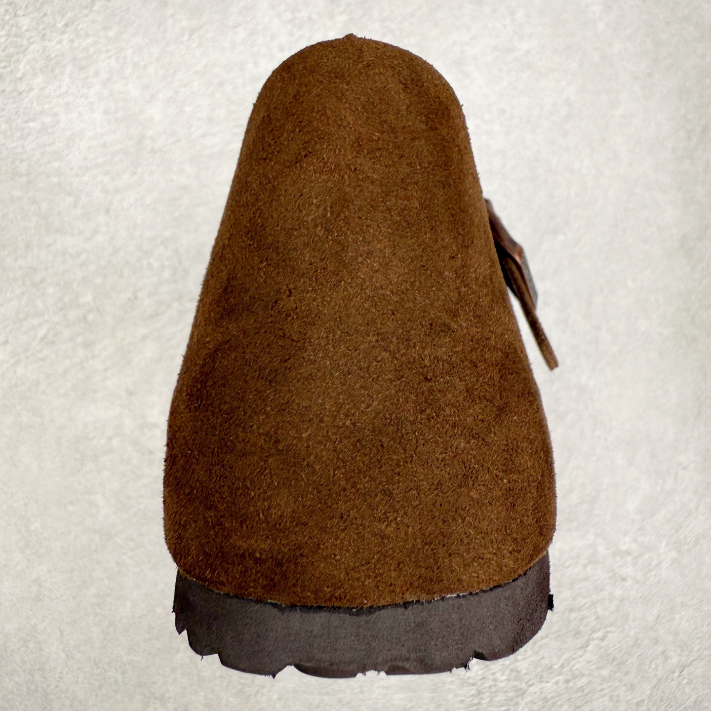 图片[8]-＃GD广顶 Birkenstock Boston VL 勃肯绒面金属针扣软木底包头凉鞋 牛皮绒面革质地柔软 搭配可调节鞋扣提升穿着舒适度 人体工学设计分散脚部压力 保护脚踝 软木乳胶鞋床具有一定的收缩性 长时间穿着后能贴合脚型 EVA鞋底回弹性和抗张性力高 具有良好的防震、缓冲性 四季皆宜 柔软的鞋床采用额外的泡沫缓冲层 提供额外的舒适感和全天支撑 全网独家首发 源于德国的严谨工艺 牛巴戎面 中层松木 EVA 三层组合大底 优质牛皮面料五金扣 出口订单 尺码：35-45-选品中心