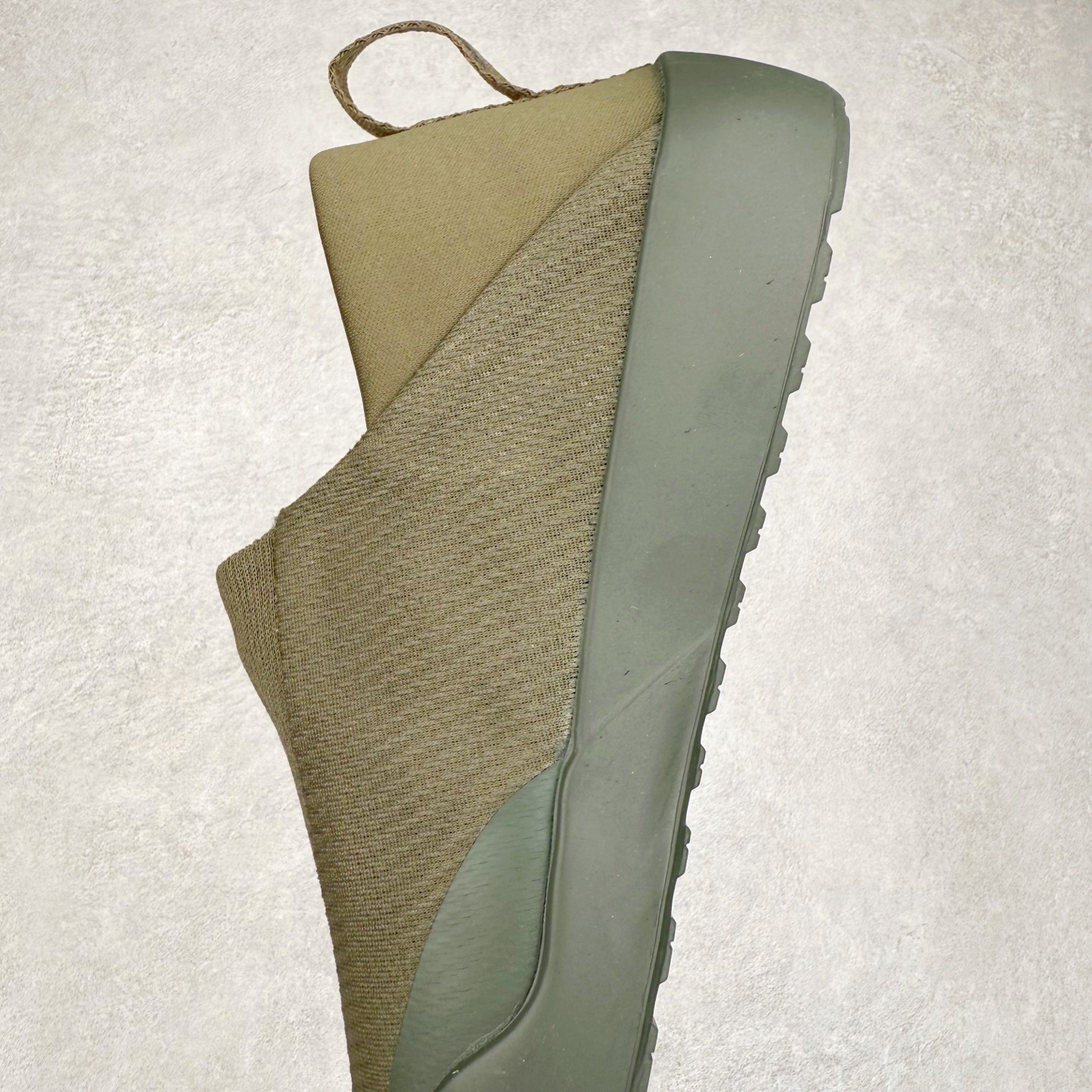 图片[7]-＃HP Arcteryx KRAGG 始祖鸟舒适百搭防滑耐磨低帮一脚蹬生活休闲鞋 Arcteryx中文名始祖鸟 加拿大户外服饰品牌 1989年创立于加拿大温哥华 始祖鸟来自加拿大海岸山脉 植根高山的专业户外品牌 始终秉承对精湛设计和工艺孜孜以求的准则 从1989年创立至今 Arcteryx始终不断在产品设计与做工上不惜工本 以满足始祖鸟的标准 品质、设计以及精简的理念造就了其良好的性能 并能满足严苛环境下的使用需求 尺码：36 37 38 39 40 41 42 43 44 45-选品中心