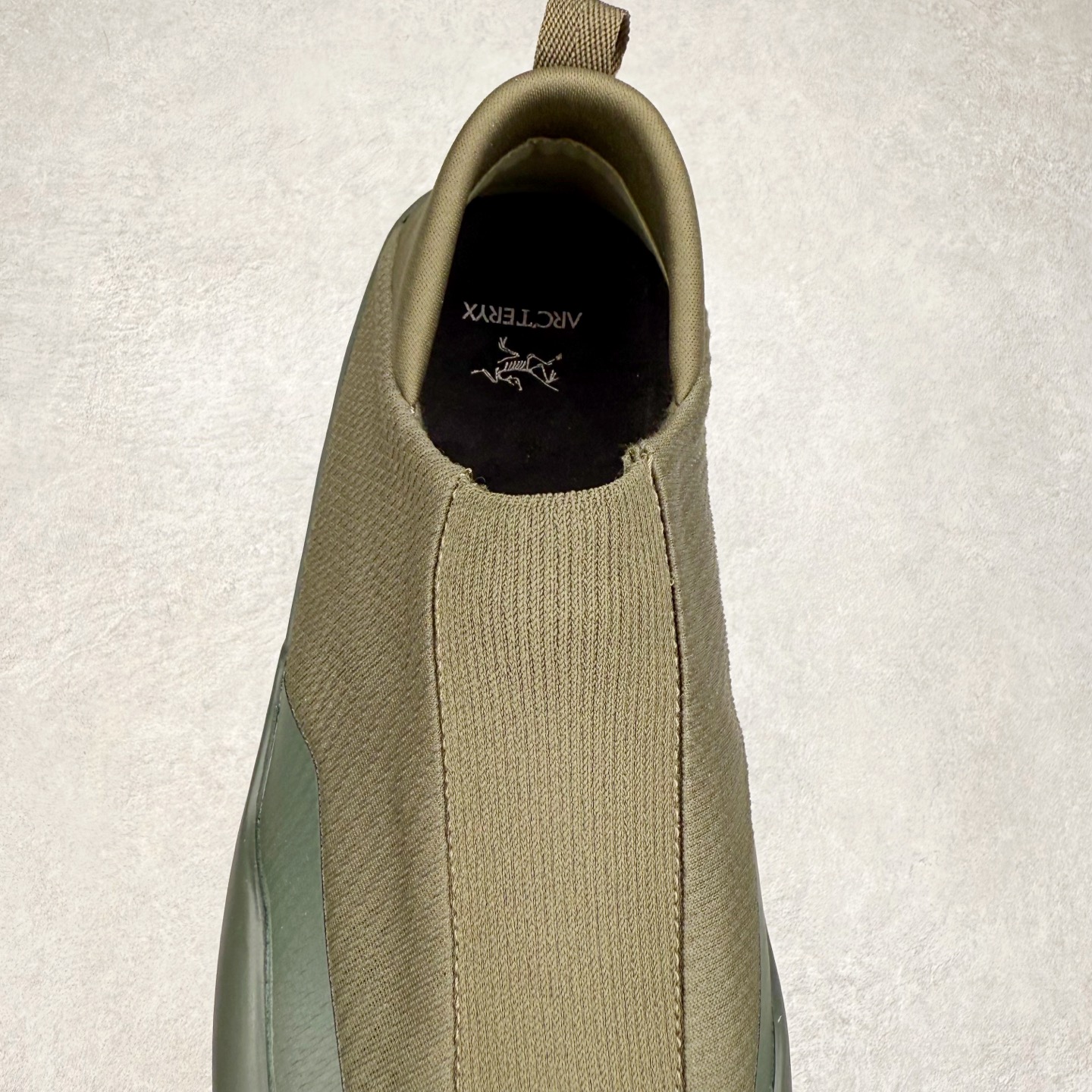 图片[5]-＃HP Arcteryx KRAGG 始祖鸟舒适百搭防滑耐磨低帮一脚蹬生活休闲鞋 Arcteryx中文名始祖鸟 加拿大户外服饰品牌 1989年创立于加拿大温哥华 始祖鸟来自加拿大海岸山脉 植根高山的专业户外品牌 始终秉承对精湛设计和工艺孜孜以求的准则 从1989年创立至今 Arcteryx始终不断在产品设计与做工上不惜工本 以满足始祖鸟的标准 品质、设计以及精简的理念造就了其良好的性能 并能满足严苛环境下的使用需求 尺码：36 37 38 39 40 41 42 43 44 45-选品中心