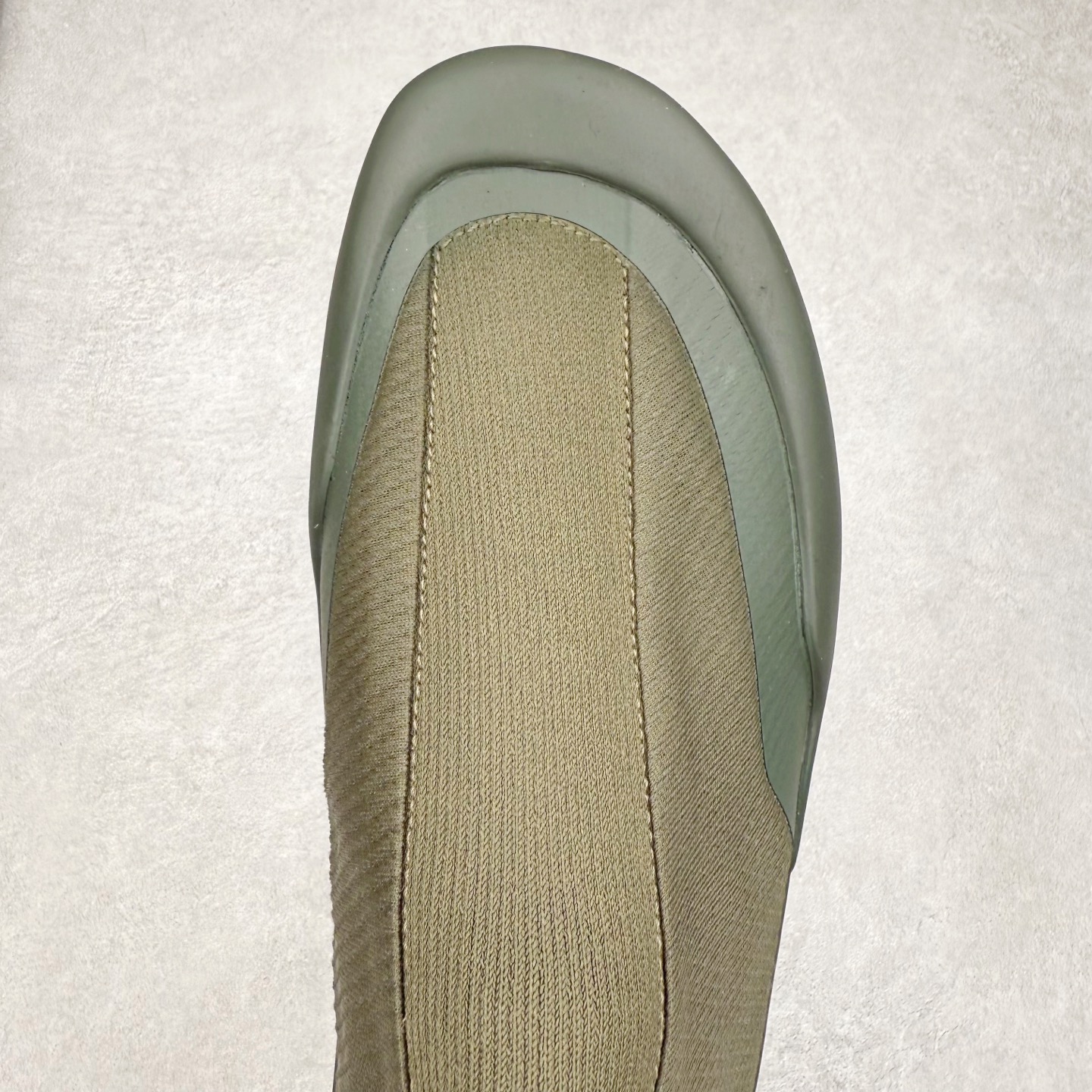 图片[4]-＃HP Arcteryx KRAGG 始祖鸟舒适百搭防滑耐磨低帮一脚蹬生活休闲鞋 Arcteryx中文名始祖鸟 加拿大户外服饰品牌 1989年创立于加拿大温哥华 始祖鸟来自加拿大海岸山脉 植根高山的专业户外品牌 始终秉承对精湛设计和工艺孜孜以求的准则 从1989年创立至今 Arcteryx始终不断在产品设计与做工上不惜工本 以满足始祖鸟的标准 品质、设计以及精简的理念造就了其良好的性能 并能满足严苛环境下的使用需求 尺码：36 37 38 39 40 41 42 43 44 45-选品中心