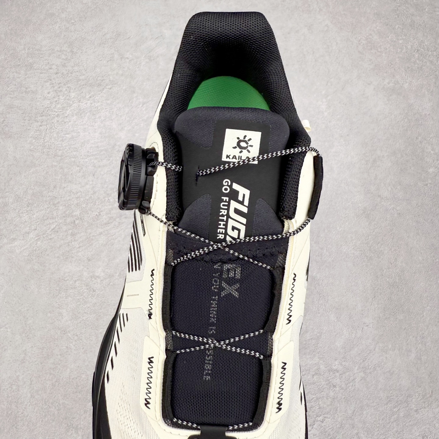 图片[5]-KAILAS FUGA DU BOA 凯乐石 黑山大坡王越野机能跑鞋 这双黑山整体呈现了多样的黑灰银搭配 鞋面主体部分采用网状薄翼材质中底是大坡王最具特色的山形结构 鞋带采用 BOA 旋钮快速穿脱系统 Vibram Megagrip 延续大坡王超强抓地 多重元素组合而成的造型和颜色设计让整双鞋观感丰富而又统一 整双鞋的技术和材料应用使得科技感十足颜色和脚感适合各类场景和场所穿着！ 尺码：36 36.5 37 37.5 38 39 39.5 40 41 41.5 42 42.5 43 44 44.5 45-选品中心