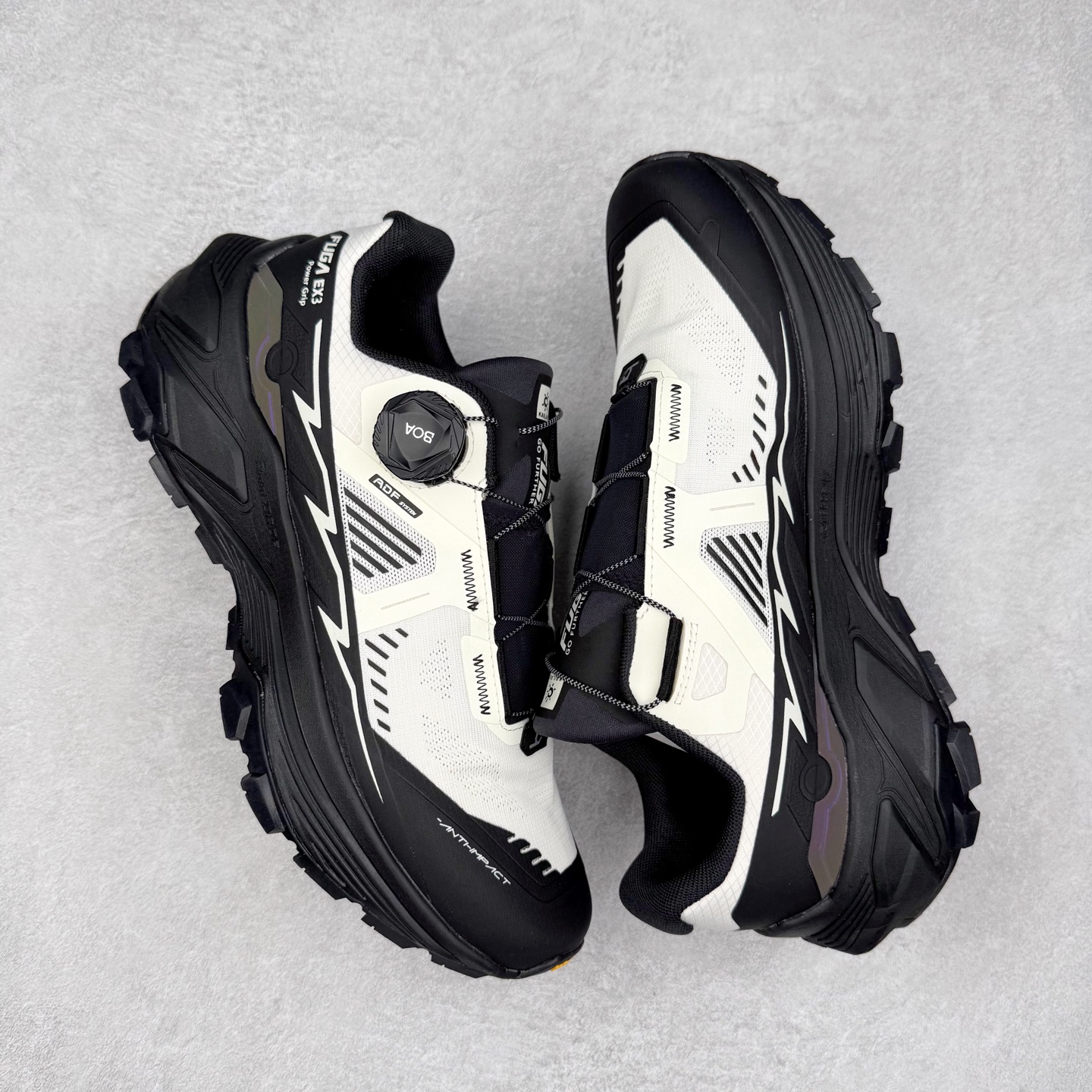 图片[3]-KAILAS FUGA DU BOA 凯乐石 黑山大坡王越野机能跑鞋 这双黑山整体呈现了多样的黑灰银搭配 鞋面主体部分采用网状薄翼材质中底是大坡王最具特色的山形结构 鞋带采用 BOA 旋钮快速穿脱系统 Vibram Megagrip 延续大坡王超强抓地 多重元素组合而成的造型和颜色设计让整双鞋观感丰富而又统一 整双鞋的技术和材料应用使得科技感十足颜色和脚感适合各类场景和场所穿着！ 尺码：36 36.5 37 37.5 38 39 39.5 40 41 41.5 42 42.5 43 44 44.5 45-选品中心