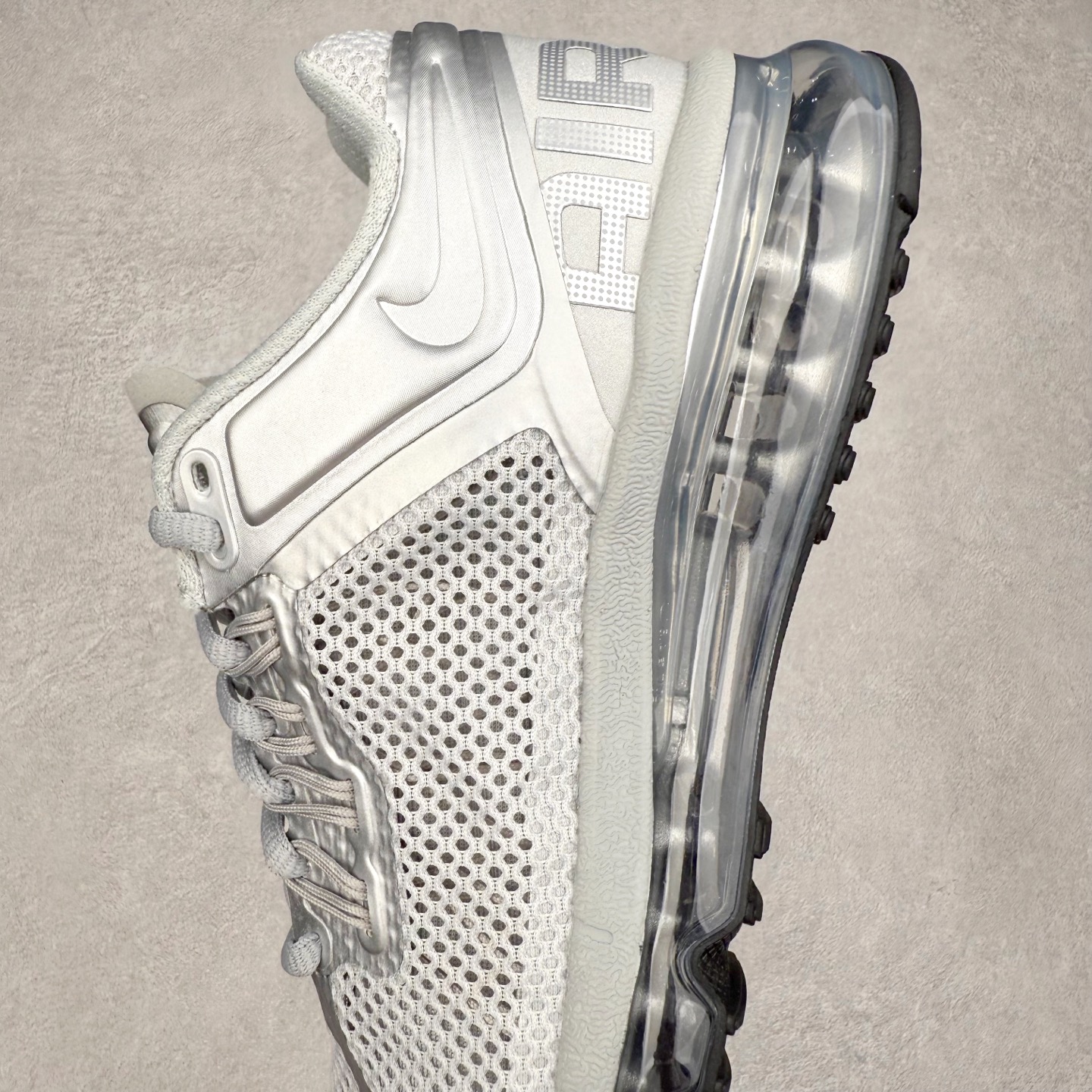 图片[7]-NK Air Max 2013 经典舒适时尚耐磨透气低帮气垫跑步鞋 HQ3025-001 携时尚设计闪亮回归 出众有型 采用网眼布细节和运动风无缝覆面 助你保持清爽感受 塑就焕新造型 经典 Flywire 设计搭配经典全掌型 Max Air 缓震配置 缔造出众舒适感和支撑效果实拍调校N版已经零色差零失真 百分百还原实物色彩所见即所得 不存在货不对板色差等低级问题 选购参考实物拍摄 不混卖不参货 只用心做好货严格选品 承诺混一赔十 尺码：36 36.5 37.5 38 38.5 39 40 40.5 41 42 42.5 43 44 44.5 45 46-选品中心