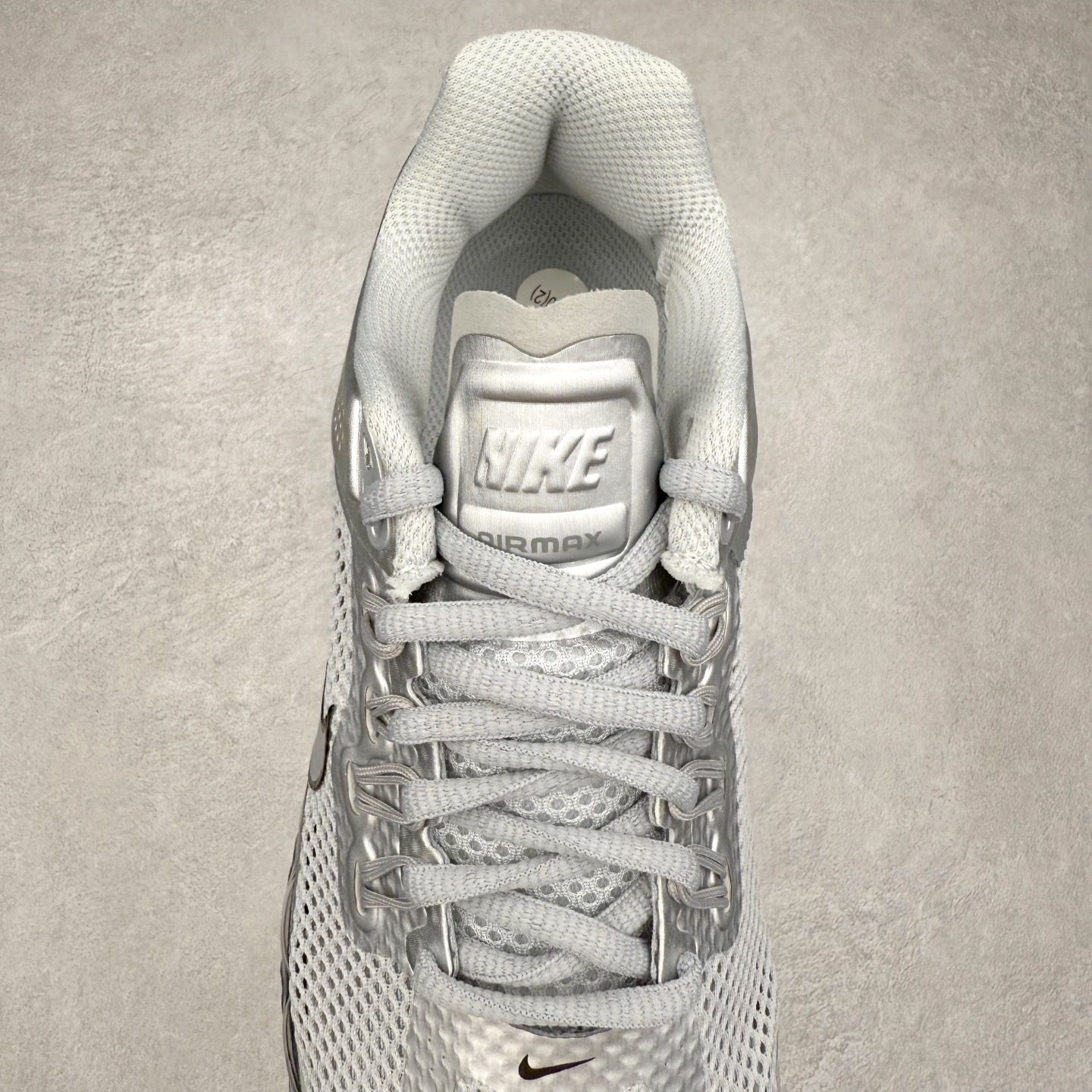 图片[5]-NK Air Max 2013 经典舒适时尚耐磨透气低帮气垫跑步鞋 HQ3025-001 携时尚设计闪亮回归 出众有型 采用网眼布细节和运动风无缝覆面 助你保持清爽感受 塑就焕新造型 经典 Flywire 设计搭配经典全掌型 Max Air 缓震配置 缔造出众舒适感和支撑效果实拍调校N版已经零色差零失真 百分百还原实物色彩所见即所得 不存在货不对板色差等低级问题 选购参考实物拍摄 不混卖不参货 只用心做好货严格选品 承诺混一赔十 尺码：36 36.5 37.5 38 38.5 39 40 40.5 41 42 42.5 43 44 44.5 45 46-选品中心