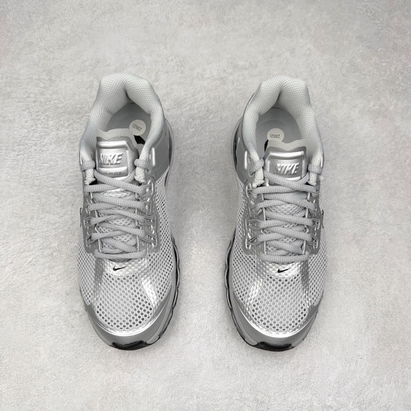 图片[2]-NK Air Max 2013 经典舒适时尚耐磨透气低帮气垫跑步鞋 HQ3025-001 携时尚设计闪亮回归 出众有型 采用网眼布细节和运动风无缝覆面 助你保持清爽感受 塑就焕新造型 经典 Flywire 设计搭配经典全掌型 Max Air 缓震配置 缔造出众舒适感和支撑效果实拍调校N版已经零色差零失真 百分百还原实物色彩所见即所得 不存在货不对板色差等低级问题 选购参考实物拍摄 不混卖不参货 只用心做好货严格选品 承诺混一赔十 尺码：36 36.5 37.5 38 38.5 39 40 40.5 41 42 42.5 43 44 44.5 45 46-选品中心