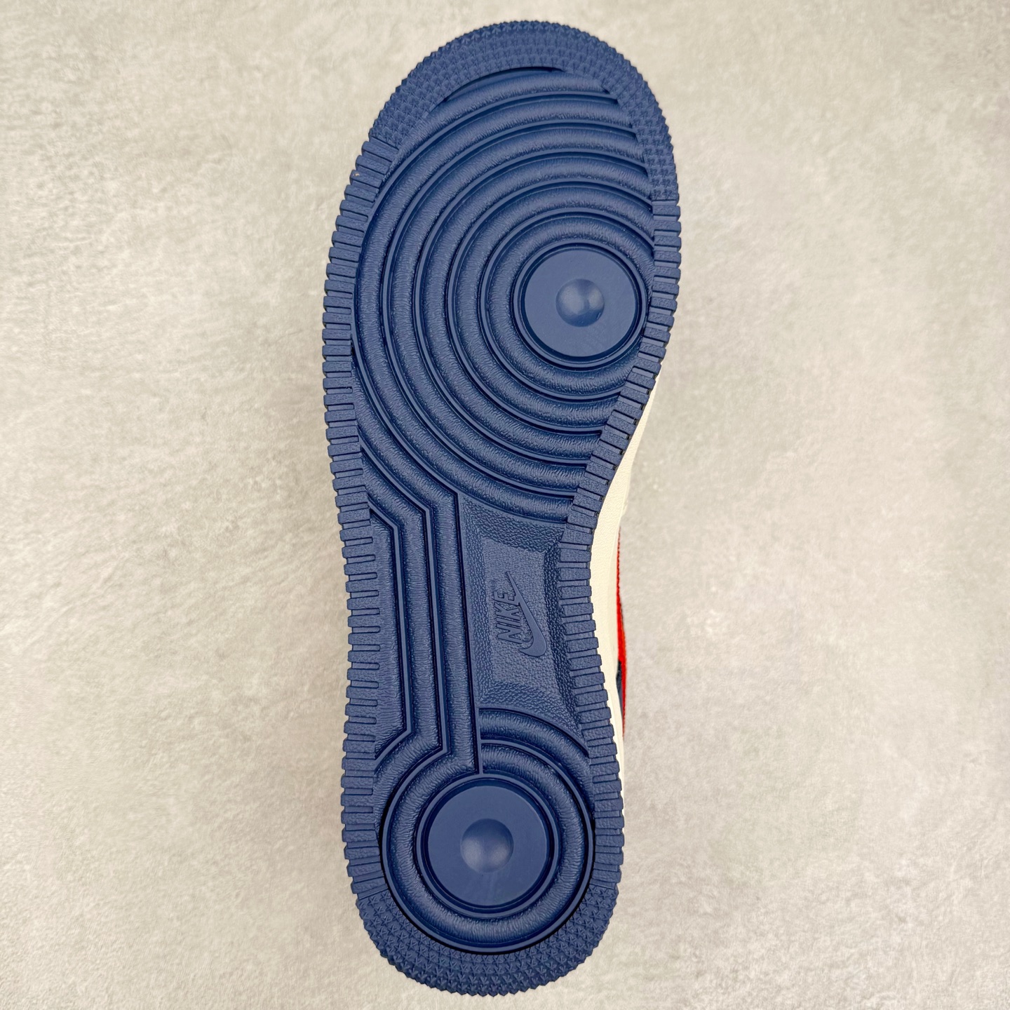 图片[9]-NK Air Force 1´07 Low 空军一号低帮百搭休闲运动板鞋 KJ1688-008 柔软、弹性十足的缓震性能和出色的中底设计 横跨复古与现代的外型结合 造就出风靡全球 三十多年的Force 1 直到今天还深受青睐 实拍调校N版已经零色差零失真 百分百还原实物色彩所见即所得 不存在货不对板色差等低级问题 选购参考实物拍摄 不混卖不参货 只用心做好货严格选品 承诺混一赔十 尺码：36 36.5 37.5 38 38.5 39 40 40.5 41 42 42.5 43 44 44.5 45-选品中心