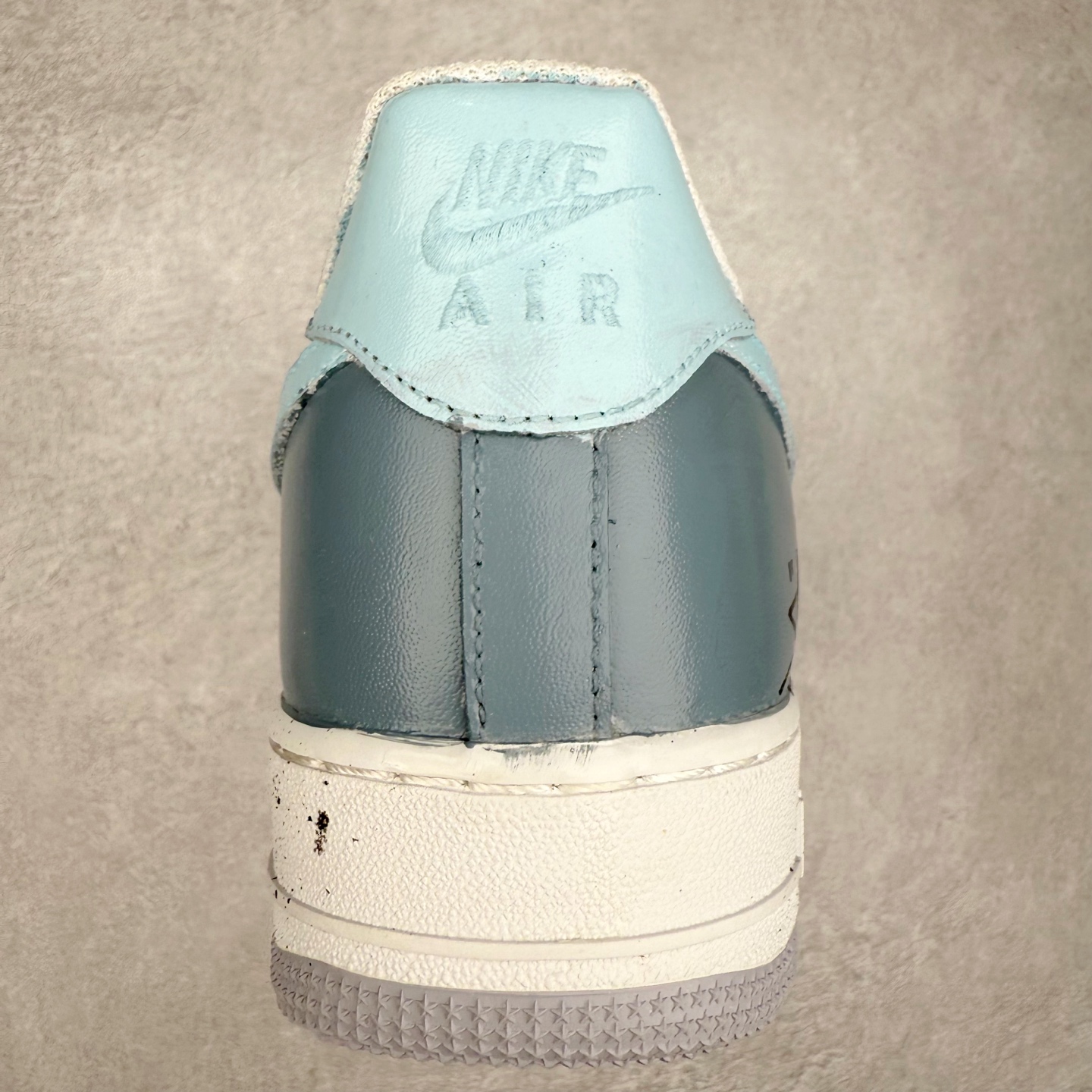 图片[8]-NK Air Force 1´07 Low 空军一号低帮百搭休闲运动板鞋 CW1888-006 柔软、弹性十足的缓震性能和出色的中底设计 横跨复古与现代的外型结合 造就出风靡全球 三十多年的Force 1 直到今天还深受青睐 实拍调校N版已经零色差零失真 百分百还原实物色彩所见即所得 不存在货不对板色差等低级问题 选购参考实物拍摄 不混卖不参货 只用心做好货严格选品 承诺混一赔十 尺码：36 36.5 37.5 38 38.5 39 40 40.5 41 42 42.5 43 44 44.5 45-选品中心