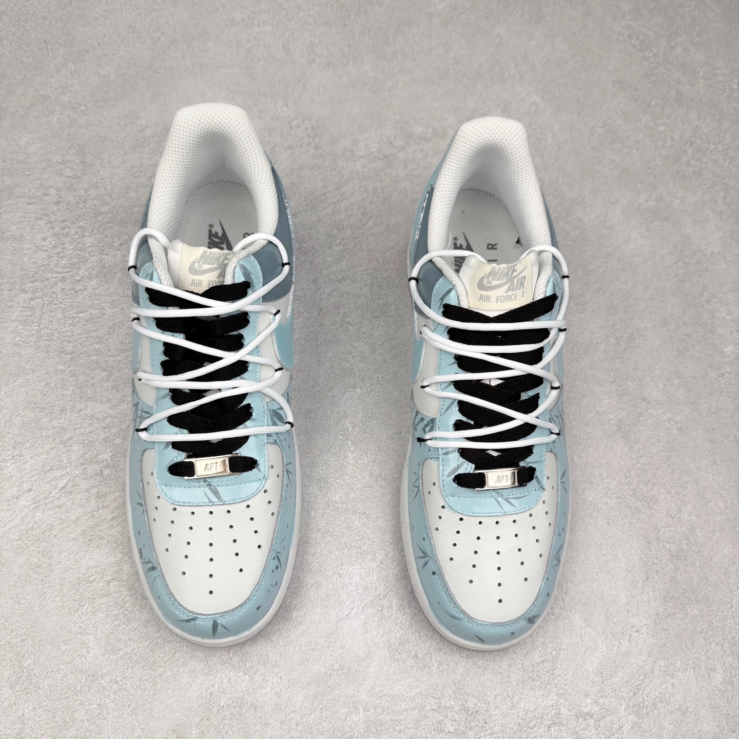 图片[2]-NK Air Force 1´07 Low 空军一号低帮百搭休闲运动板鞋 CW1888-006 柔软、弹性十足的缓震性能和出色的中底设计 横跨复古与现代的外型结合 造就出风靡全球 三十多年的Force 1 直到今天还深受青睐 实拍调校N版已经零色差零失真 百分百还原实物色彩所见即所得 不存在货不对板色差等低级问题 选购参考实物拍摄 不混卖不参货 只用心做好货严格选品 承诺混一赔十 尺码：36 36.5 37.5 38 38.5 39 40 40.5 41 42 42.5 43 44 44.5 45-选品中心