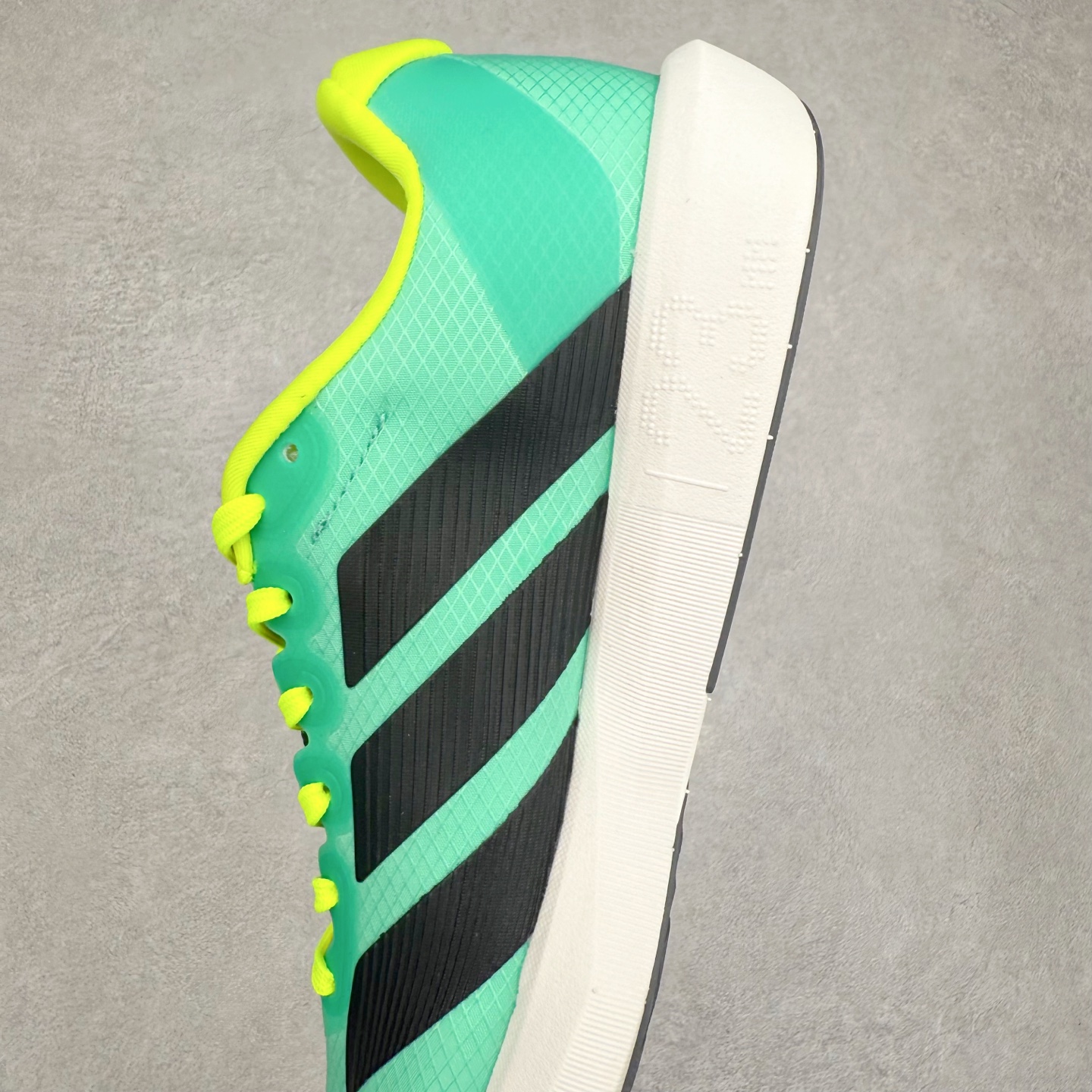 图片[7]-AD Adizero BK 夏季透气网眼竞速跑鞋 JP6543 融合Lightstrike和Lightstrike Pro技术 采用乙烯/乙酸乙烯酯(EVA)材质 打造舒适中底 含ENERGYROD能量碳柱 旨在为步伐添活力 尺码：36 36.5 37 38 38.5 39 40 40.5 41 42 42.5 43 44 44.5 45-选品中心