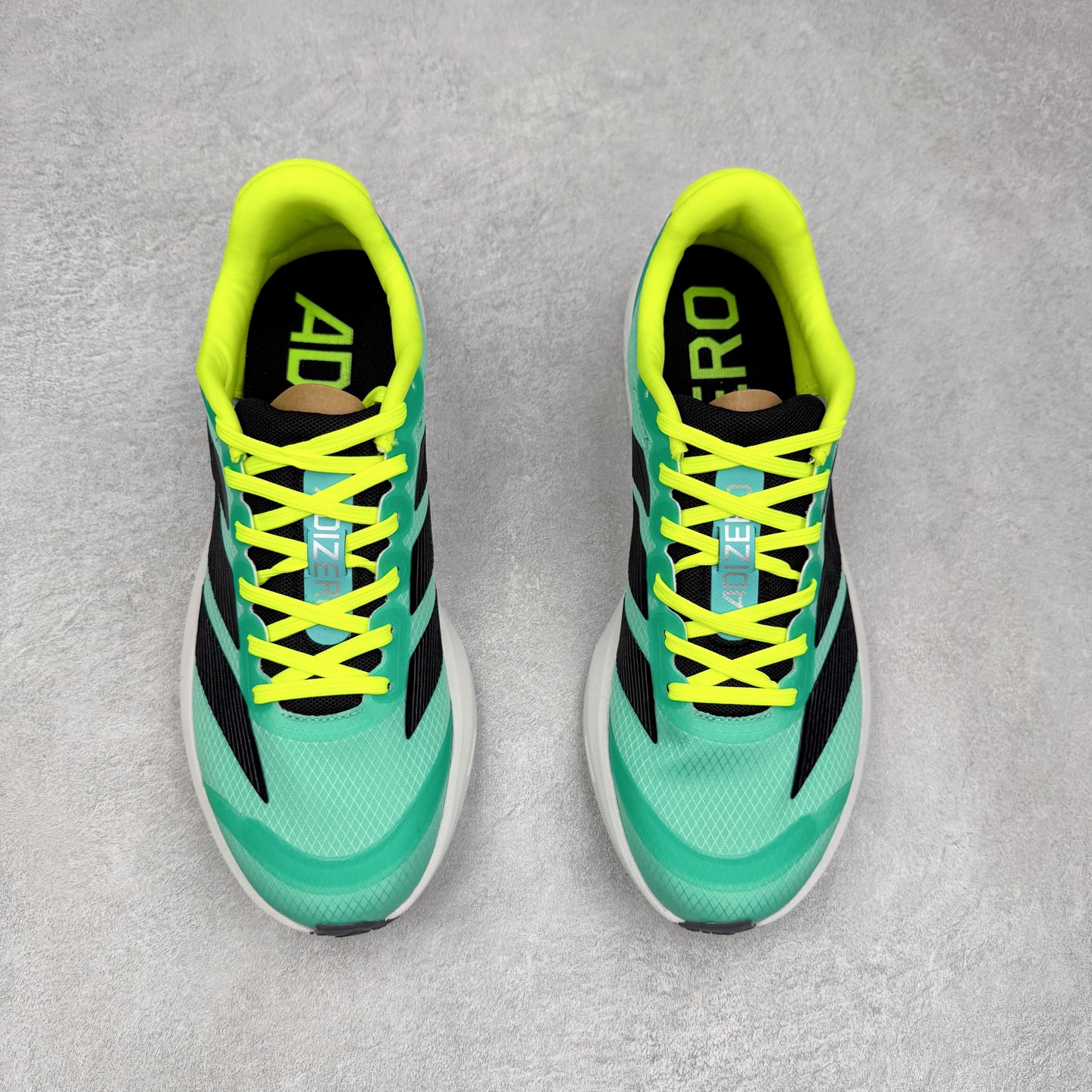 图片[2]-AD Adizero BK 夏季透气网眼竞速跑鞋 JP6543 融合Lightstrike和Lightstrike Pro技术 采用乙烯/乙酸乙烯酯(EVA)材质 打造舒适中底 含ENERGYROD能量碳柱 旨在为步伐添活力 尺码：36 36.5 37 38 38.5 39 40 40.5 41 42 42.5 43 44 44.5 45-选品中心