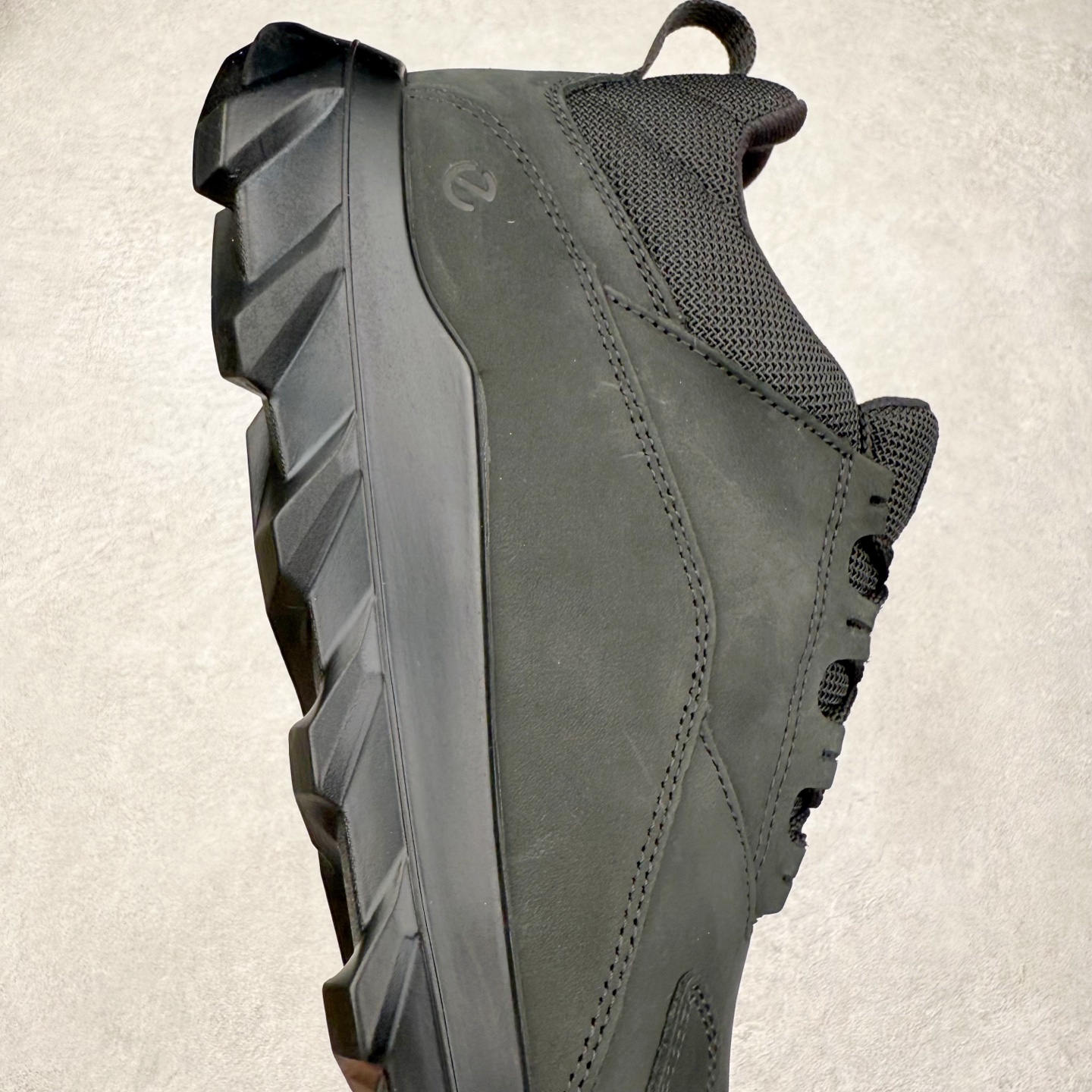 图片[6]-ECCO爱步老爹鞋男士夏季新款 飞织网面百搭潮流户外运动鞋 健步BIOM系列新款 全新的轻量发泡底材与直接注塑橡胶大底相结合 柔软舒适，轻量回弹，脚感更轻盈 鞋面采用GORE-TEX飞织网面与牛皮相结合 给你贴心透气呵护 自然律动科技 符合人体工学鞋楦 贴近足部天然形态 橡胶大底，抓地力强，具有良好的耐磨性 轻盈自如 适跑畅练 尺码：38 39 40 41 42 43 44 （皮鞋码）-选品中心