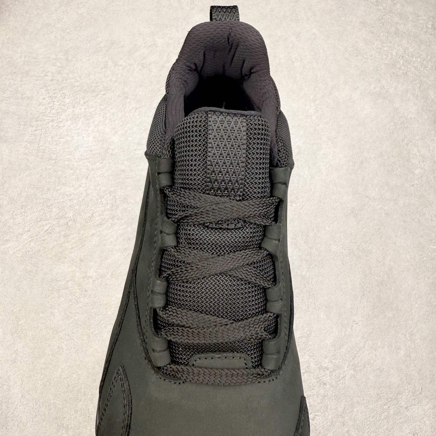 图片[5]-ECCO爱步老爹鞋男士夏季新款 飞织网面百搭潮流户外运动鞋 健步BIOM系列新款 全新的轻量发泡底材与直接注塑橡胶大底相结合 柔软舒适，轻量回弹，脚感更轻盈 鞋面采用GORE-TEX飞织网面与牛皮相结合 给你贴心透气呵护 自然律动科技 符合人体工学鞋楦 贴近足部天然形态 橡胶大底，抓地力强，具有良好的耐磨性 轻盈自如 适跑畅练 尺码：38 39 40 41 42 43 44 （皮鞋码）-选品中心