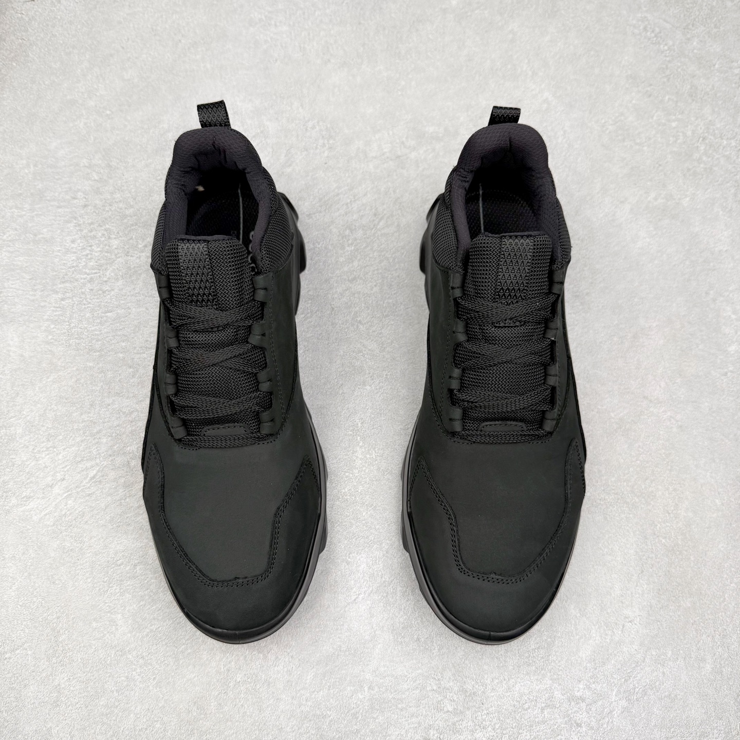 图片[2]-ECCO爱步老爹鞋男士夏季新款 飞织网面百搭潮流户外运动鞋 健步BIOM系列新款 全新的轻量发泡底材与直接注塑橡胶大底相结合 柔软舒适，轻量回弹，脚感更轻盈 鞋面采用GORE-TEX飞织网面与牛皮相结合 给你贴心透气呵护 自然律动科技 符合人体工学鞋楦 贴近足部天然形态 橡胶大底，抓地力强，具有良好的耐磨性 轻盈自如 适跑畅练 尺码：38 39 40 41 42 43 44 （皮鞋码）-选品中心