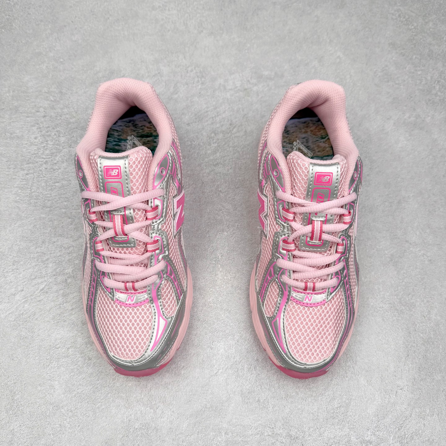 图片[2]-＃DT纯原 New Balance MR740 NB新百伦系列复古老爹风休闲运动慢跑鞋 采用轻质牛剖革拼接透气网眼衬垫织物鞋面材质 T-Beam大底提供足步弓支撑 保持步态稳定#后跟搭载外露缓震胶 鞋身整体以各种深浅不一的灰色覆盖 鞋头以淡蓝色调装饰，网眼衬垫通过不规律的色块实现做旧的美感 泛黄的鞋底更是进一步增添了复古气息 尺码：36 37 37.5 38 38.5 39.5 40 40.5 41.5 42 42.5 43 44 44.5 45-选品中心