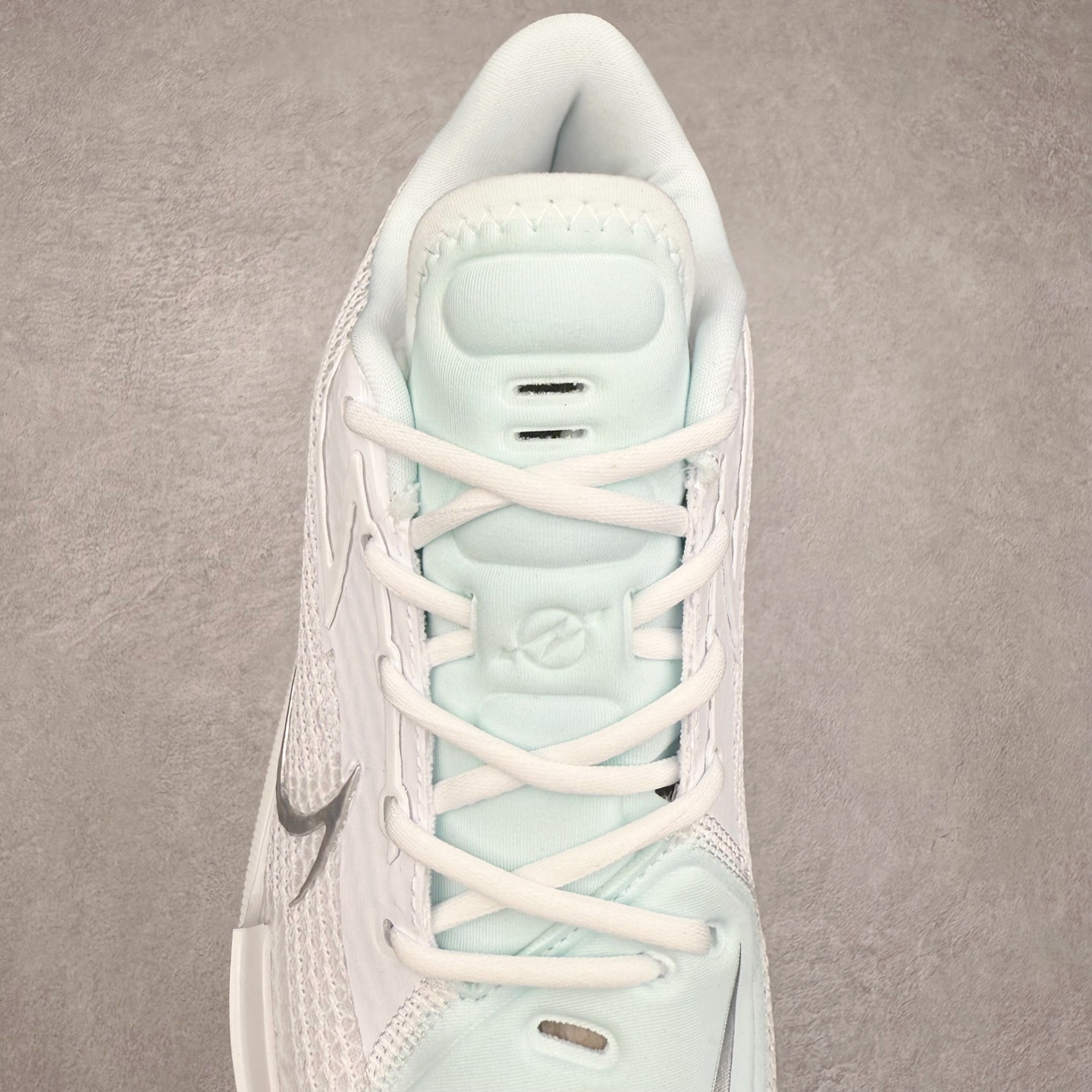 图片[5]-NK AIR ZOOM G.T. CUT 实战篮球鞋 CZ0175-102 鞋身整体以多色拼接为主 全掌REACT+ZOOM STROBEL+后跟ZOOM 离地面更近的设计提供更快的反应速度 轻质双层网质鞋面 鞋面部分区域加强提供更好的控制力 低密度材料制成的鞋舌轻质舒适 后跟处分别配有“GT”字样和全新的鞋款系列Logo 男女鞋 尺码：36 36.5 37.5 38 38.5 39 40 40.5 41 42 42.5 43 44 44.5 45 46-选品中心