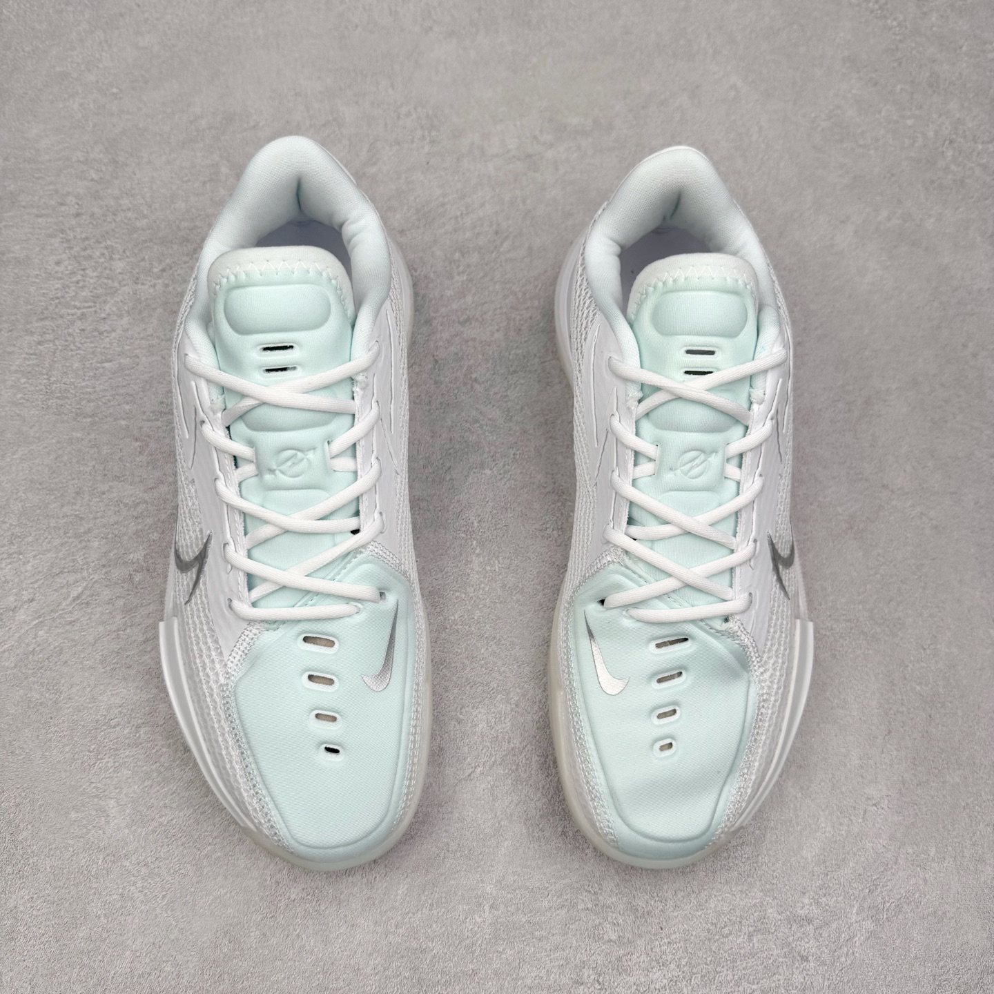 图片[2]-NK AIR ZOOM G.T. CUT 实战篮球鞋 CZ0175-102 鞋身整体以多色拼接为主 全掌REACT+ZOOM STROBEL+后跟ZOOM 离地面更近的设计提供更快的反应速度 轻质双层网质鞋面 鞋面部分区域加强提供更好的控制力 低密度材料制成的鞋舌轻质舒适 后跟处分别配有“GT”字样和全新的鞋款系列Logo 男女鞋 尺码：36 36.5 37.5 38 38.5 39 40 40.5 41 42 42.5 43 44 44.5 45 46-选品中心