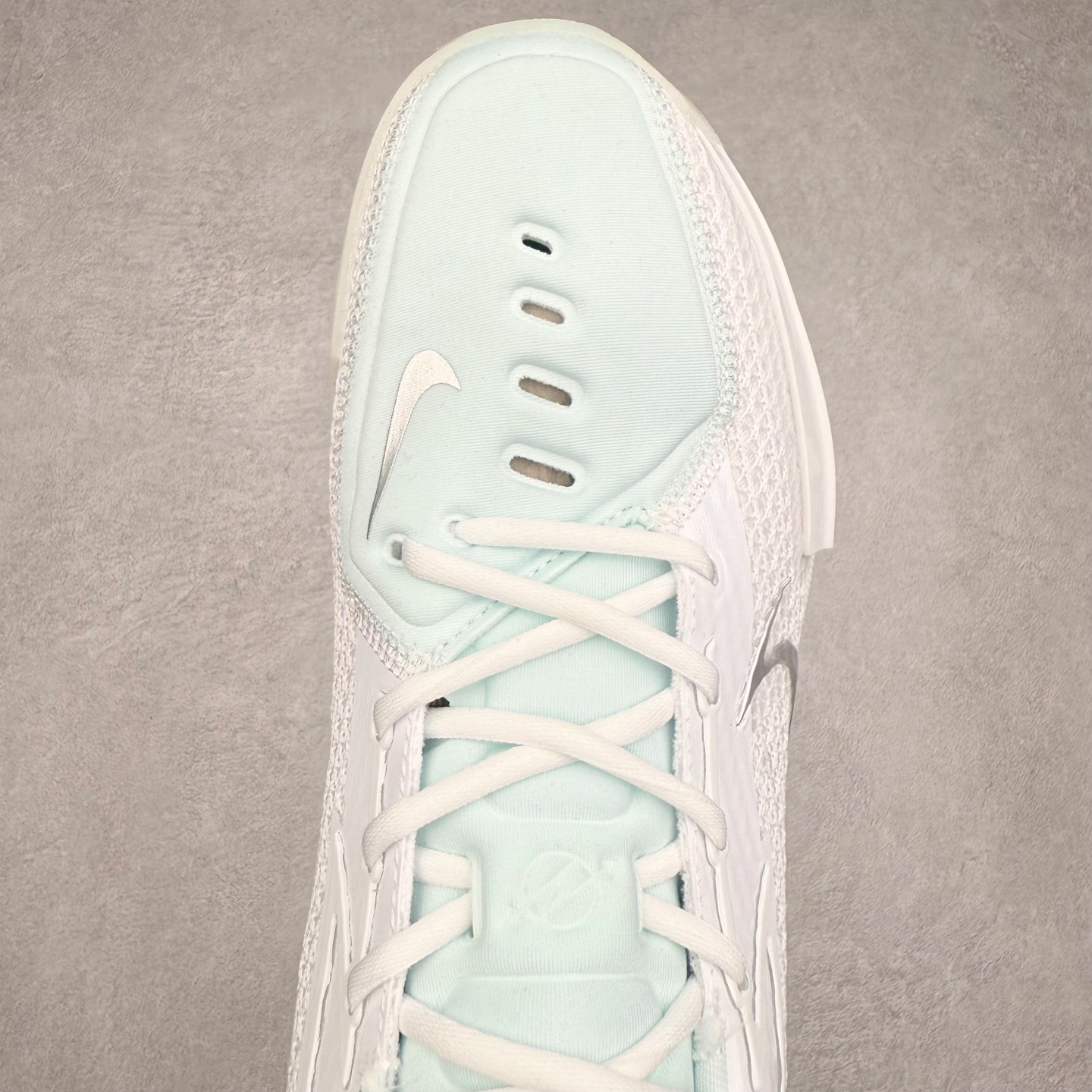 图片[4]-NK AIR ZOOM G.T. CUT 实战篮球鞋 CZ0175-102 鞋身整体以多色拼接为主 全掌REACT+ZOOM STROBEL+后跟ZOOM 离地面更近的设计提供更快的反应速度 轻质双层网质鞋面 鞋面部分区域加强提供更好的控制力 低密度材料制成的鞋舌轻质舒适 后跟处分别配有“GT”字样和全新的鞋款系列Logo 男女鞋 尺码：36 36.5 37.5 38 38.5 39 40 40.5 41 42 42.5 43 44 44.5 45 46-选品中心