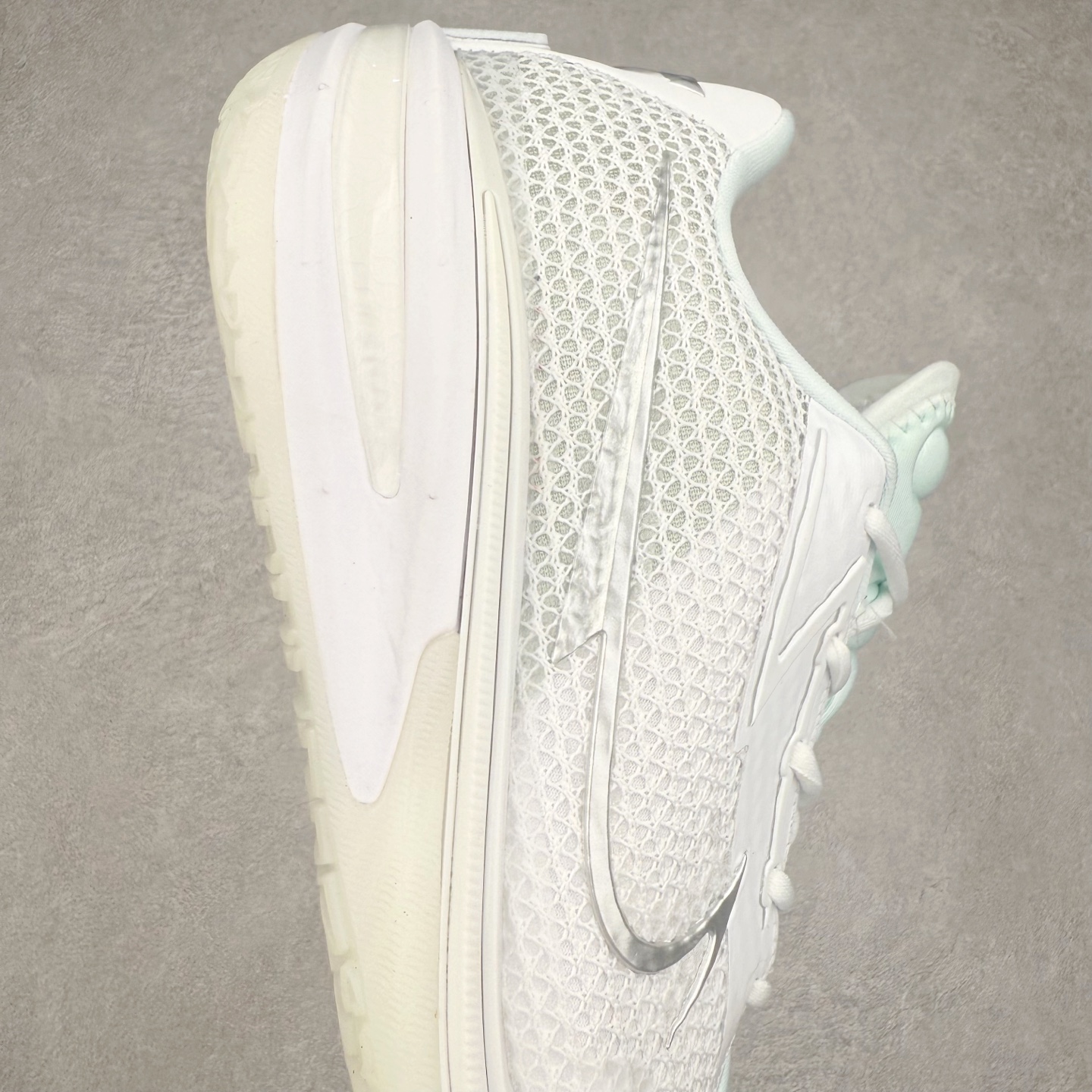 图片[6]-NK AIR ZOOM G.T. CUT 实战篮球鞋 CZ0175-102 鞋身整体以多色拼接为主 全掌REACT+ZOOM STROBEL+后跟ZOOM 离地面更近的设计提供更快的反应速度 轻质双层网质鞋面 鞋面部分区域加强提供更好的控制力 低密度材料制成的鞋舌轻质舒适 后跟处分别配有“GT”字样和全新的鞋款系列Logo 男女鞋 尺码：36 36.5 37.5 38 38.5 39 40 40.5 41 42 42.5 43 44 44.5 45 46-选品中心