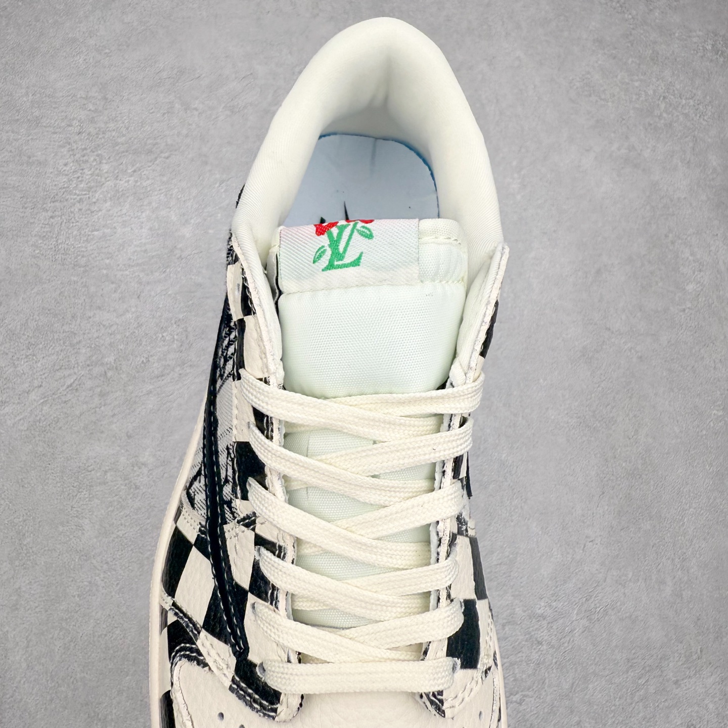 图片[5]-TS x Air Jordan AJ1 Low 倒钩低帮联名定制配色 LD2028-047 原厂内置气垫魔块 A模大底 头层小牛皮 鞋舌AJ原厂专用牛津布+AJ专用反口珍珠布+原厂无杂质高弹内里海棉+特殊封边弹力鞋带 实拍调校N版已经零色差零失真 百分百还原实物色彩所见即所得 不存在货不对板色差等低级问题 选购参考实物拍摄 不混卖不参货 只用心做好货严格选品 承诺混一赔十 尺码：36 36.5 37.5 38 38.5 39 40 40.5 41 42 42.5 43 44 44.5 45-选品中心