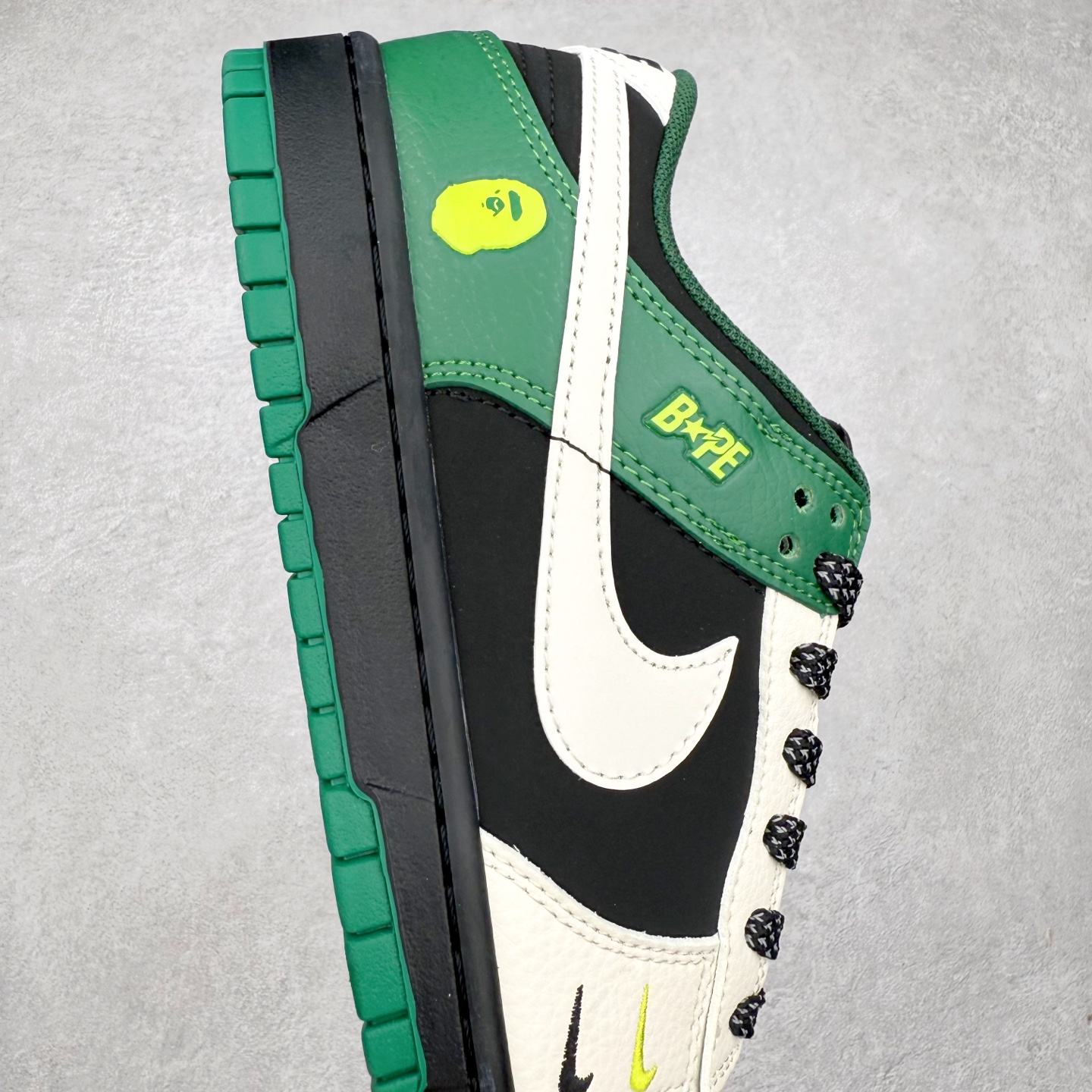 图片[6]-NK Dunk Low 定制配色 QW5836-015 大厂出品 极力推荐 原装头层材料 独家版型蒸餾加工帶來的是更好的视觉和脚感体验大厂纯原品质出货 清洁度 电绣工艺 皮料切割干净无任何毛边 细节完美 实拍调校N版已经零色差零失真 百分百还原实物色彩所见即所得 不存在货不对板色差等低级问题 选购参考实物拍摄 不混卖不参货 只用心做好货严格选品 承诺混一赔十 尺码：36 36.5 37.5 38 38.5 39 40 40.5 41 42 42.5 43 44 44.5 45-选品中心