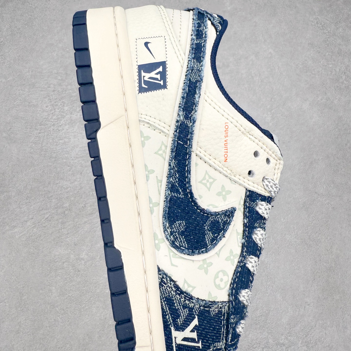 图片[6]-NK Dunk Low 定制配色 YX5066-386 大厂出品 极力推荐 原装头层材料 独家版型蒸餾加工帶來的是更好的视觉和脚感体验大厂纯原品质出货 清洁度 电绣工艺 皮料切割干净无任何毛边 细节完美 实拍调校N版已经零色差零失真 百分百还原实物色彩所见即所得 不存在货不对板色差等低级问题 选购参考实物拍摄 不混卖不参货 只用心做好货严格选品 承诺混一赔十 尺码：36 36.5 37.5 38 38.5 39 40 40.5 41 42 42.5 43 44 44.5 45-选品中心