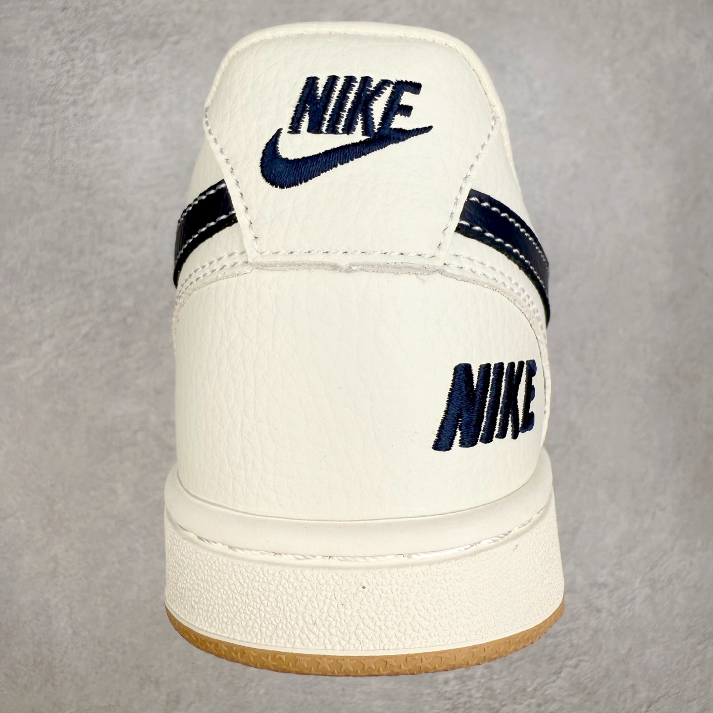 图片[8]-NK Court Vision 1 LOW 低帮 板鞋 “NIKE联名——蓝勾生胶” 运动鞋 休闲鞋 折边针车 工艺难度大 原楦头原纸板 原装鞋盒 定制五金配件 内置全掌气垫 原厂鞋底 货号：CS5288-015 尺码：36 36.5 37.5 38 38.5 39 40 40.5 41 42 42.5 43 44 44.5 45-选品中心