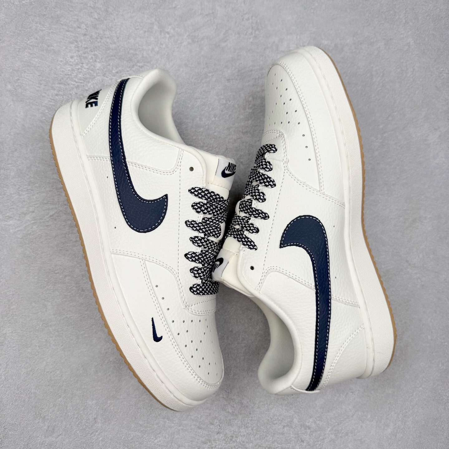 图片[3]-NK Court Vision 1 LOW 低帮 板鞋 “NIKE联名——蓝勾生胶” 运动鞋 休闲鞋 折边针车 工艺难度大 原楦头原纸板 原装鞋盒 定制五金配件 内置全掌气垫 原厂鞋底 货号：CS5288-015 尺码：36 36.5 37.5 38 38.5 39 40 40.5 41 42 42.5 43 44 44.5 45-选品中心