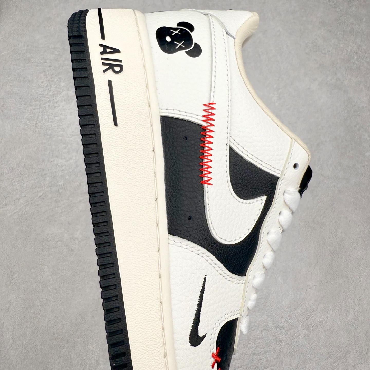 图片[6]-NK Air Force 1´07 Low 空军一号低帮百搭休闲运动板鞋 KJ1688-008 柔软、弹性十足的缓震性能和出色的中底设计 横跨复古与现代的外型结合 造就出风靡全球 三十多年的Force 1 直到今天还深受青睐 实拍调校N版已经零色差零失真 百分百还原实物色彩所见即所得 不存在货不对板色差等低级问题 选购参考实物拍摄 不混卖不参货 只用心做好货严格选品 承诺混一赔十 尺码：36 36.5 37.5 38 38.5 39 40 40.5 41 42 42.5 43 44 44.5 45-选品中心