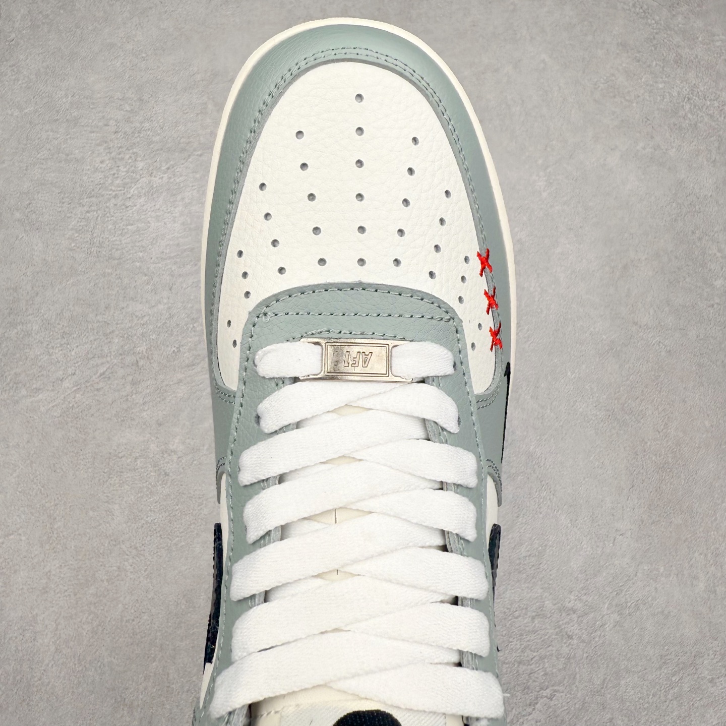 图片[4]-NK Air Force 1´07 Low 空军一号低帮百搭休闲运动板鞋 KJ1688-008 柔软、弹性十足的缓震性能和出色的中底设计 横跨复古与现代的外型结合 造就出风靡全球 三十多年的Force 1 直到今天还深受青睐 实拍调校N版已经零色差零失真 百分百还原实物色彩所见即所得 不存在货不对板色差等低级问题 选购参考实物拍摄 不混卖不参货 只用心做好货严格选品 承诺混一赔十 尺码：36 36.5 37.5 38 38.5 39 40 40.5 41 42 42.5 43 44 44.5 45-选品中心