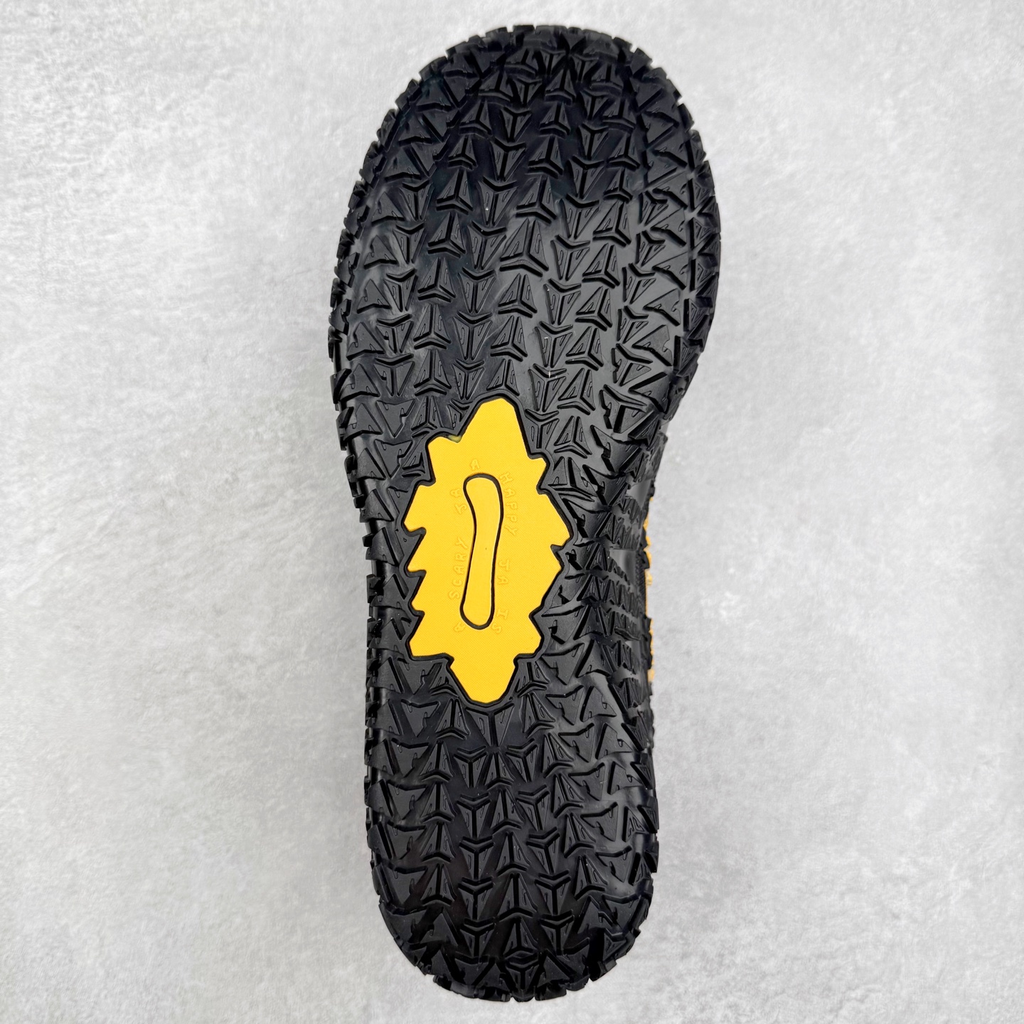 图片[9]-NK JA3 EP 莫兰特三代低帮篮球鞋 以鲜艳明亮的色调脱颖而出。鞋舌上醒目地展示着 “ JA ” 标志，而后跟上的 “ 12 ：AM ” 则以独特的设计呈现。鞋头和鞋舌采用透气运动网布制成，确保舒适耐用。在第一款鞋型的基础上进行了重大升级，采用更为挺拔的鞋口设计，为脚踝带来更佳的包裹与支撑感。侧面独特波纹纹理细节，打破了单调，赋予鞋子灵动与活力的视觉体验。中底部分巧妙借鉴了科比 5 的经典元素，融入斑点细节，增强了整体美学吸引力。实拍调校N版已经零色差零失真 百分百还原实物色彩所见即所得 不存在货不对板色差等低级问题 选购参考实物拍摄 不混卖不参货 只用心做好货严格选品 承诺混一赔十 尺码：40 40.5 41 42 42.5 43 44 44.5 45 46-选品中心