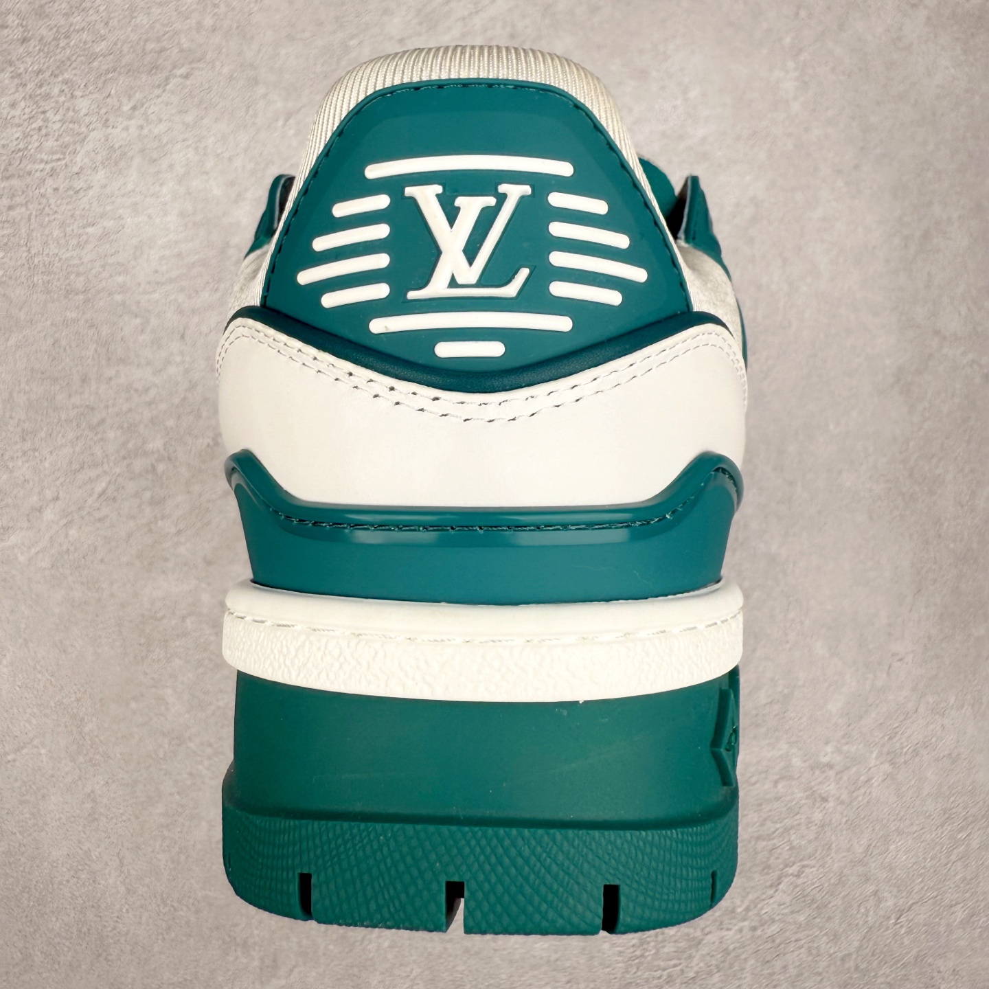 图片[8]-lv Trainer Maxi 小胖丁系列面包鞋 驴牌23S时尚走秀款 原版购入开发历时半年开发打造 原版完美楦型 多次调试 达到还原99% 鞋面独家订制细柔小牛皮 厚实织物鞋带 独家私模超轻TPU大底 原配扣子串珠 正确原装黄色鞋盒 正确中底印花 鞋面印花3D高频深度立体 全鞋电脑针车 紧密相连 针距密度一致 皮面裁剪部位 统一油边封口工艺 备受瞩目火热面包鞋再次拉满流量 各地网红上脚 立体饱满的彩色面包鞋身 超大版型重新诠释了 Virgil Abloh大热lv运动时装鞋 完美增高5CM Size 36 37 38 39 40 41 42 43 44 45-选品中心