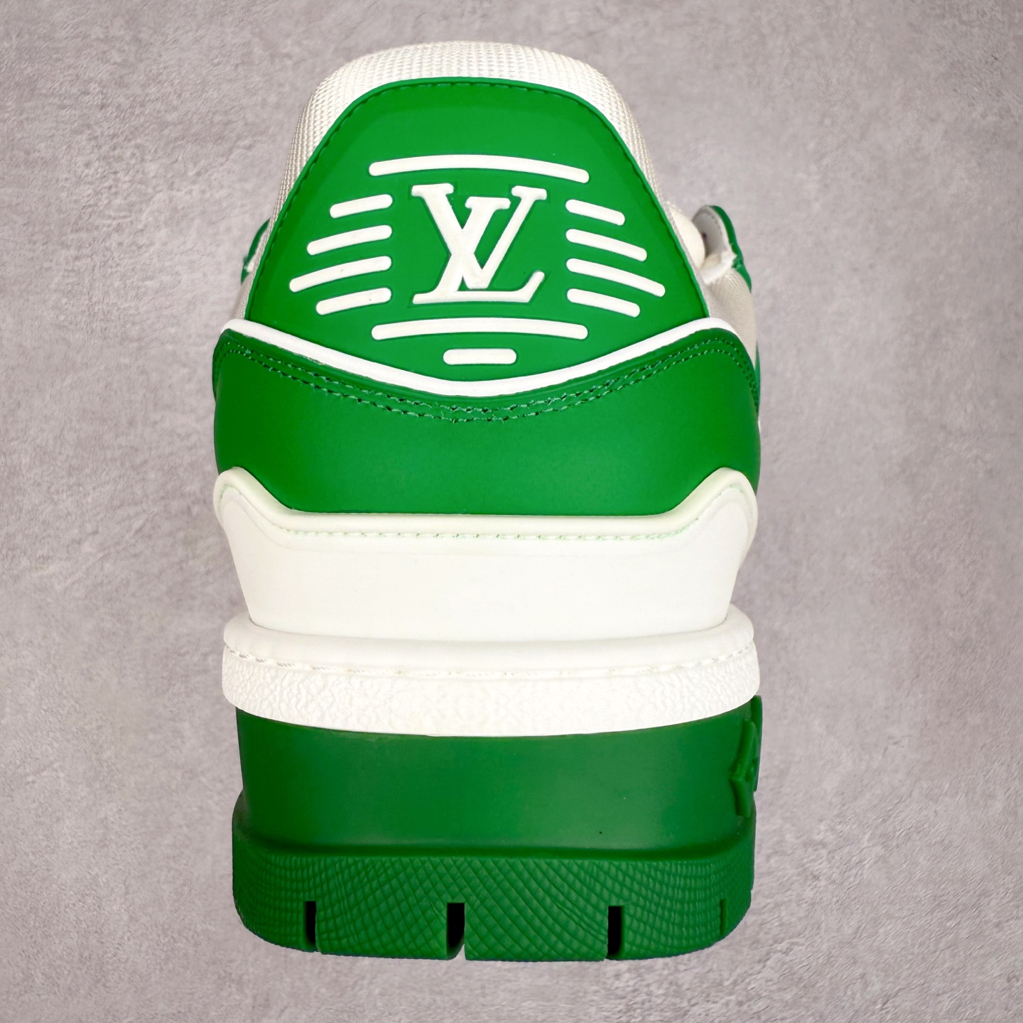 图片[8]-lv Trainer Maxi 小胖丁系列面包鞋 驴牌23S时尚走秀款 原版购入开发历时半年开发打造 原版完美楦型 多次调试 达到还原99% 鞋面独家订制细柔小牛皮 厚实织物鞋带 独家私模超轻TPU大底 原配扣子串珠 正确原装黄色鞋盒 正确中底印花 鞋面印花3D高频深度立体 全鞋电脑针车 紧密相连 针距密度一致 皮面裁剪部位 统一油边封口工艺 备受瞩目火热面包鞋再次拉满流量 各地网红上脚 立体饱满的彩色面包鞋身 超大版型重新诠释了 Virgil Abloh大热lv运动时装鞋 完美增高5CM Size 36 37 38 39 40 41 42 43 44 45-选品中心