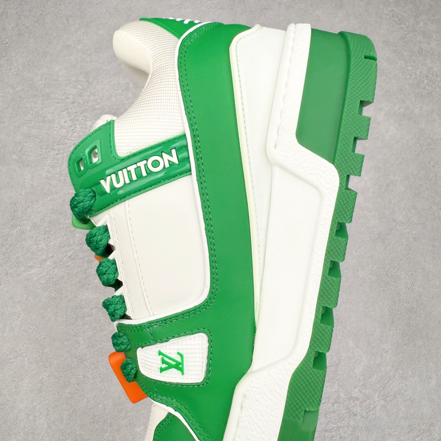 图片[7]-lv Trainer Maxi 小胖丁系列面包鞋 驴牌23S时尚走秀款 原版购入开发历时半年开发打造 原版完美楦型 多次调试 达到还原99% 鞋面独家订制细柔小牛皮 厚实织物鞋带 独家私模超轻TPU大底 原配扣子串珠 正确原装黄色鞋盒 正确中底印花 鞋面印花3D高频深度立体 全鞋电脑针车 紧密相连 针距密度一致 皮面裁剪部位 统一油边封口工艺 备受瞩目火热面包鞋再次拉满流量 各地网红上脚 立体饱满的彩色面包鞋身 超大版型重新诠释了 Virgil Abloh大热lv运动时装鞋 完美增高5CM Size 36 37 38 39 40 41 42 43 44 45-选品中心