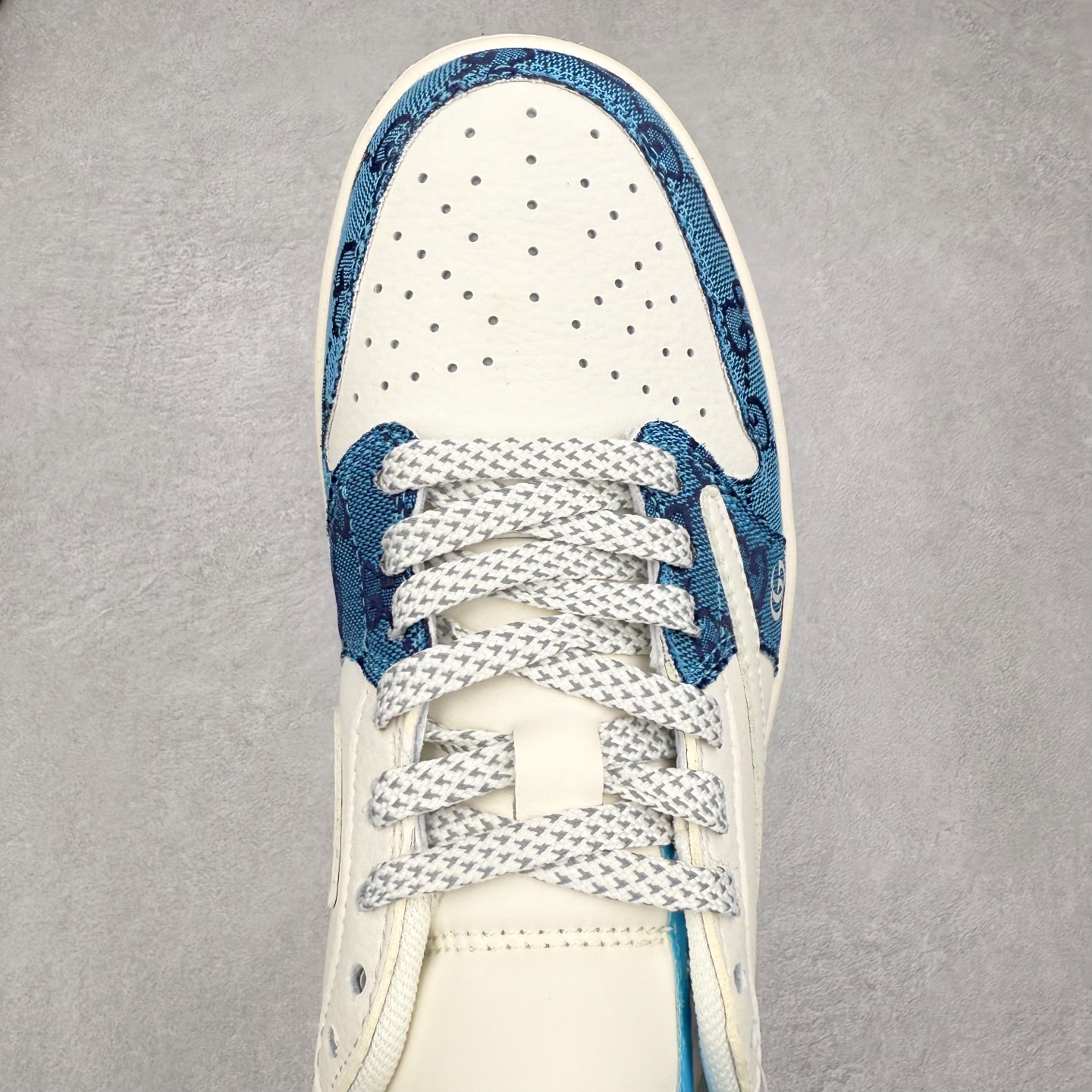 图片[4]-TS x Air Jordan AJ1 Low 倒钩低帮联名定制配色 XZ1658-001 原厂内置气垫魔块 A模大底 头层小牛皮 鞋舌AJ原厂专用牛津布+AJ专用反口珍珠布+原厂无杂质高弹内里海棉+特殊封边弹力鞋带 实拍调校N版已经零色差零失真 百分百还原实物色彩所见即所得 不存在货不对板色差等低级问题 选购参考实物拍摄 不混卖不参货 只用心做好货严格选品 承诺混一赔十 尺码：36 36.5 37.5 38 38.5 39 40 40.5 41 42 42.5 43 44 44.5 45-选品中心