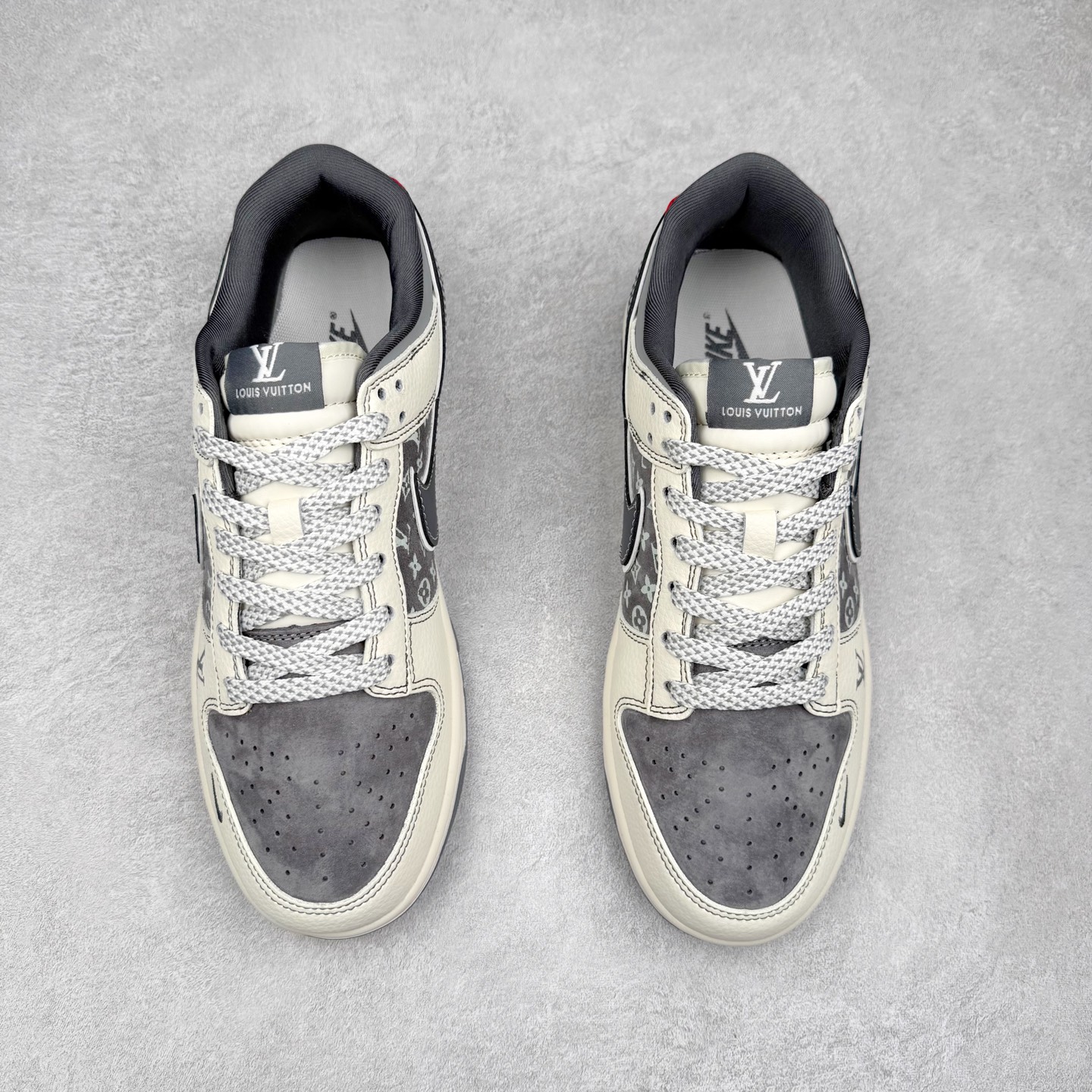 图片[2]-NK Dunk Low 定制配色 YX5066-367 大厂出品 极力推荐 原装头层材料 独家版型蒸餾加工帶來的是更好的视觉和脚感体验大厂纯原品质出货 清洁度 电绣工艺 皮料切割干净无任何毛边 细节完美 实拍调校N版已经零色差零失真 百分百还原实物色彩所见即所得 不存在货不对板色差等低级问题 选购参考实物拍摄 不混卖不参货 只用心做好货严格选品 承诺混一赔十 尺码：36 36.5 37.5 38 38.5 39 40 40.5 41 42 42.5 43 44 44.5 45-选品中心