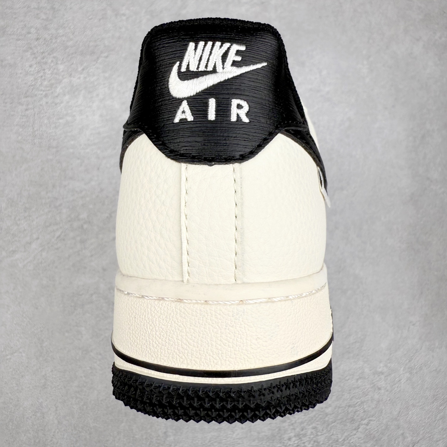 图片[8]-NK Air Force 1´07 Low 空军一号低帮百搭休闲运动板鞋 SM6668-105 柔软、弹性十足的缓震性能和出色的中底设计 横跨复古与现代的外型结合 造就出风靡全球 三十多年的Force 1 直到今天还深受青睐 实拍调校N版已经零色差零失真 百分百还原实物色彩所见即所得 不存在货不对板色差等低级问题 选购参考实物拍摄 不混卖不参货 只用心做好货严格选品 承诺混一赔十 尺码：36 36.5 37.5 38 38.5 39 40 40.5 41 42 42.5 43 44 44.5 45-选品中心