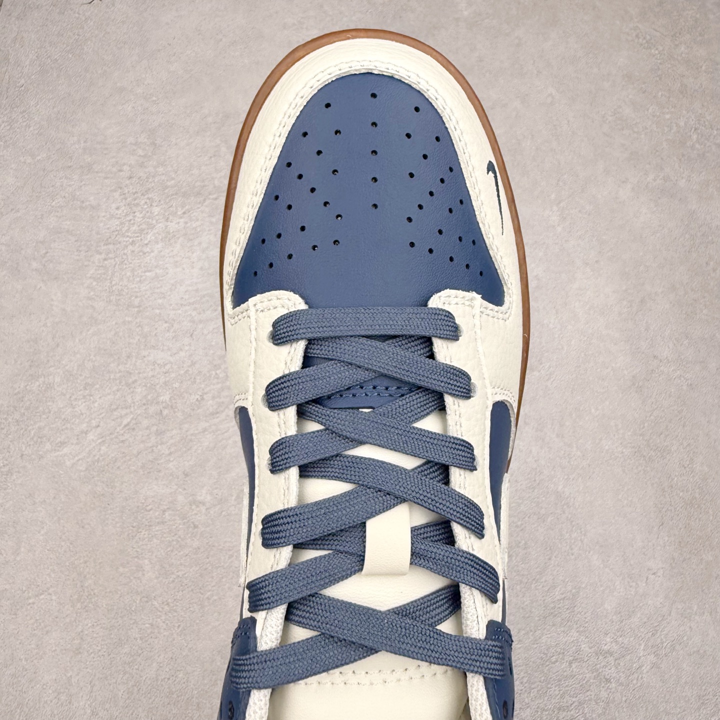 图片[4]-NK Dunk Low 定制配色 YX5066-367 大厂出品 极力推荐 原装头层材料 独家版型蒸餾加工帶來的是更好的视觉和脚感体验大厂纯原品质出货 清洁度 电绣工艺 皮料切割干净无任何毛边 细节完美 实拍调校N版已经零色差零失真 百分百还原实物色彩所见即所得 不存在货不对板色差等低级问题 选购参考实物拍摄 不混卖不参货 只用心做好货严格选品 承诺混一赔十 尺码：36 36.5 37.5 38 38.5 39 40 40.5 41 42 42.5 43 44 44.5 45-选品中心