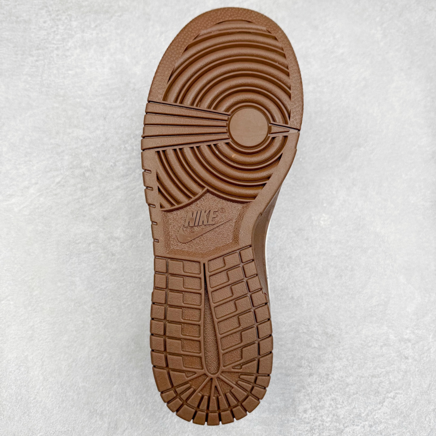 图片[9]-NK Dunk Low 定制配色 YX5066-367 大厂出品 极力推荐 原装头层材料 独家版型蒸餾加工帶來的是更好的视觉和脚感体验大厂纯原品质出货 清洁度 电绣工艺 皮料切割干净无任何毛边 细节完美 实拍调校N版已经零色差零失真 百分百还原实物色彩所见即所得 不存在货不对板色差等低级问题 选购参考实物拍摄 不混卖不参货 只用心做好货严格选品 承诺混一赔十 尺码：36 36.5 37.5 38 38.5 39 40 40.5 41 42 42.5 43 44 44.5 45-选品中心