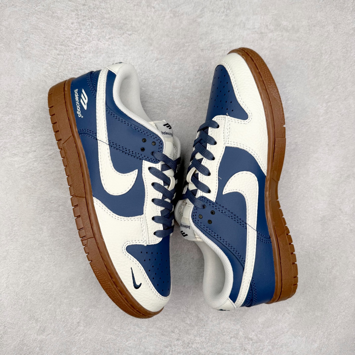 图片[3]-NK Dunk Low 定制配色 YX5066-367 大厂出品 极力推荐 原装头层材料 独家版型蒸餾加工帶來的是更好的视觉和脚感体验大厂纯原品质出货 清洁度 电绣工艺 皮料切割干净无任何毛边 细节完美 实拍调校N版已经零色差零失真 百分百还原实物色彩所见即所得 不存在货不对板色差等低级问题 选购参考实物拍摄 不混卖不参货 只用心做好货严格选品 承诺混一赔十 尺码：36 36.5 37.5 38 38.5 39 40 40.5 41 42 42.5 43 44 44.5 45-选品中心