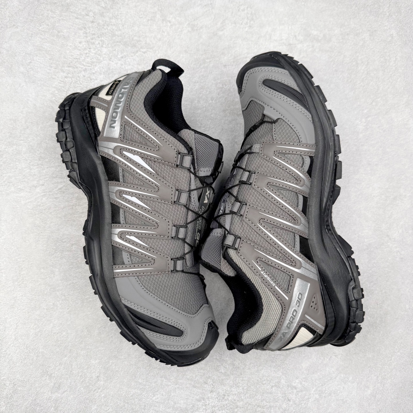 图片[3]-＃C版 SALOMON XA Pro 3D ADV 萨洛蒙潮流越野机能户外功能鞋 纯原外贸平台特供订单 耗时半年巨作 全套原纸板楦头开发 原厂特供网布配套加持 确保原汁原味 完美呈现版型 原档数据独家私模五层组合大底 原装Ortholite轻量化鞋垫 中底布带钢印编号 原厂TPU锁扣 进口港宝加持 后跟自然饱满 还原公司包裹性 鞋面采用SENSIFT贴合技术 全方位贴合包裹脚型 鞋跟部鞋底牵引设计 提供强大的抓地性能 更适应野外崎岖不平的道路 其3D ADVANCED CHASSIS底盘 材料轻量大化 钉齿设计更具稳定性 防护性 鞋底易磨损区运用CONTAGRIP高耐磨材料 应对城市硬质路面长距离跑考验 尺码：36 36.5 37.5 38 38.5 39 40 40.5 41 42 42.5 43 44 44.5 45-选品中心