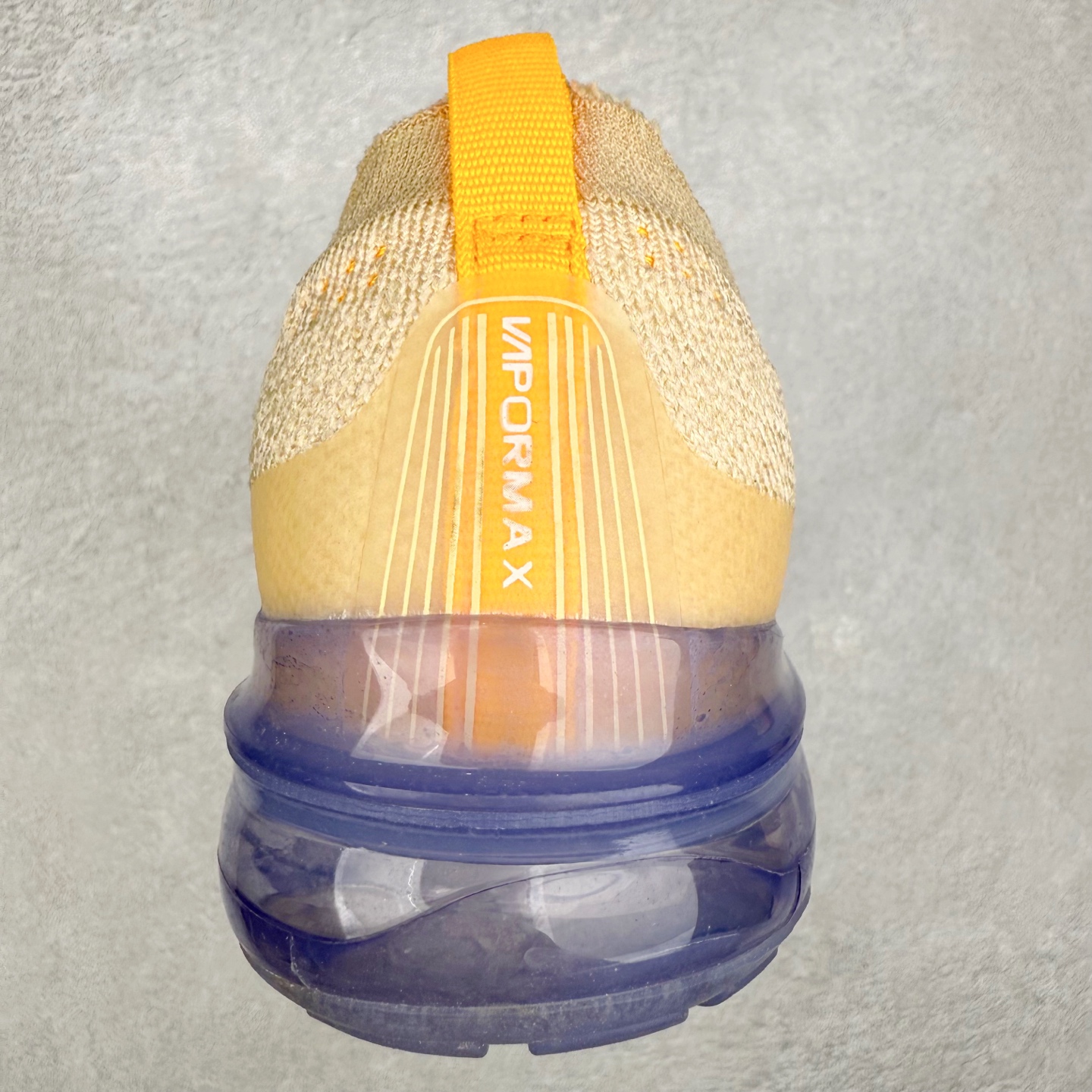 图片[8]-＃纯原福利 NK Air VaporMax 2023 Flyknit FK 2023款大气垫系列低帮针织休闲运动全掌气垫慢跑鞋 原楦原纸版数据开发 采用全新双层纹路织法Flyknit织法编织鞋面材质 搭载原数据开发全掌Air Max球状透明缓震气垫 外置橡胶外底模块 NK Air VaporMax系列自2017年初问世以来 就凭借着独特的设计和超棒的脚感 成为了时尚潮人和跑步爱好者们的心头好 鞋底前侧加入Mini Swoosh 设计 与鞋身相呼应 鞋面采用 Flyknit 材质制成 可以提供出色包裹性的同时 也有着不错的透气效果 最后黄色气垫收尾 完善整双鞋设计 尺码：36 36.5 37.5 38 38.5 39 40 40.5 41 42 42.5 43 44 44.5 45-选品中心