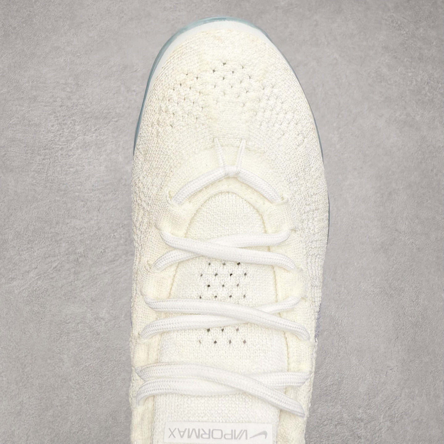 图片[4]-＃纯原福利 NK Air VaporMax 2023 Flyknit FK 2023款大气垫系列低帮针织休闲运动全掌气垫慢跑鞋 原楦原纸版数据开发 采用全新双层纹路织法Flyknit织法编织鞋面材质 搭载原数据开发全掌Air Max球状透明缓震气垫 外置橡胶外底模块 NK Air VaporMax系列自2017年初问世以来 就凭借着独特的设计和超棒的脚感 成为了时尚潮人和跑步爱好者们的心头好 鞋底前侧加入Mini Swoosh 设计 与鞋身相呼应 鞋面采用 Flyknit 材质制成 可以提供出色包裹性的同时 也有着不错的透气效果 最后黄色气垫收尾 完善整双鞋设计 尺码：36 36.5 37.5 38 38.5 39 40 40.5 41 42 42.5 43 44 44.5 45-选品中心