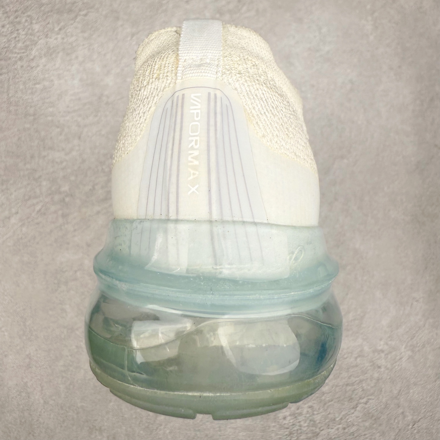 图片[8]-＃纯原福利 NK Air VaporMax 2023 Flyknit FK 2023款大气垫系列低帮针织休闲运动全掌气垫慢跑鞋 原楦原纸版数据开发 采用全新双层纹路织法Flyknit织法编织鞋面材质 搭载原数据开发全掌Air Max球状透明缓震气垫 外置橡胶外底模块 NK Air VaporMax系列自2017年初问世以来 就凭借着独特的设计和超棒的脚感 成为了时尚潮人和跑步爱好者们的心头好 鞋底前侧加入Mini Swoosh 设计 与鞋身相呼应 鞋面采用 Flyknit 材质制成 可以提供出色包裹性的同时 也有着不错的透气效果 最后黄色气垫收尾 完善整双鞋设计 尺码：36 36.5 37.5 38 38.5 39 40 40.5 41 42 42.5 43 44 44.5 45-选品中心