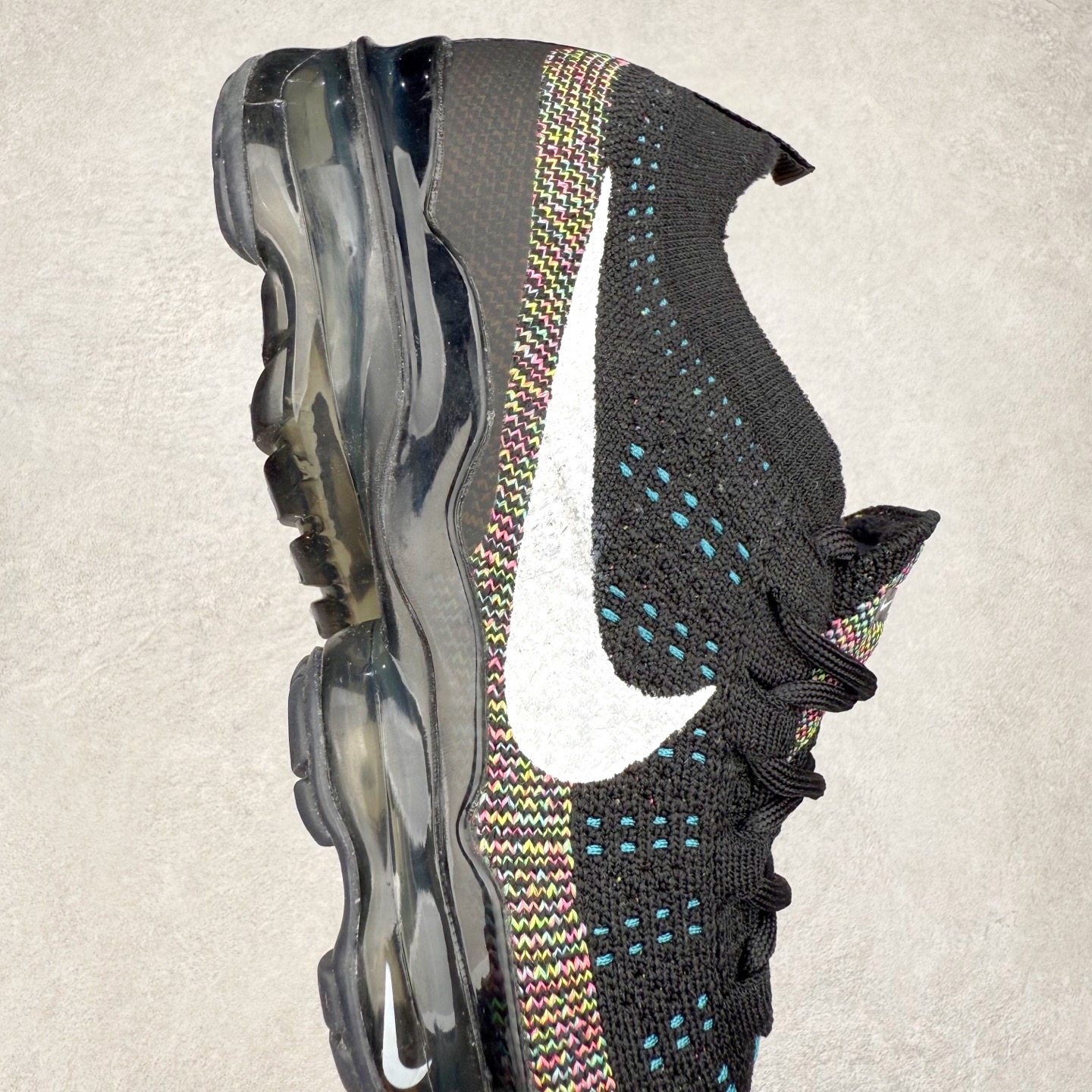 图片[6]-＃纯原福利 NK Air VaporMax 2023 Flyknit FK 2023款大气垫系列低帮针织休闲运动全掌气垫慢跑鞋 原楦原纸版数据开发 采用全新双层纹路织法Flyknit织法编织鞋面材质 搭载原数据开发全掌Air Max球状透明缓震气垫 外置橡胶外底模块 NK Air VaporMax系列自2017年初问世以来 就凭借着独特的设计和超棒的脚感 成为了时尚潮人和跑步爱好者们的心头好 鞋底前侧加入Mini Swoosh 设计 与鞋身相呼应 鞋面采用 Flyknit 材质制成 可以提供出色包裹性的同时 也有着不错的透气效果 最后黄色气垫收尾 完善整双鞋设计 尺码：36 36.5 37.5 38 38.5 39 40 40.5 41 42 42.5 43 44 44.5 45-选品中心