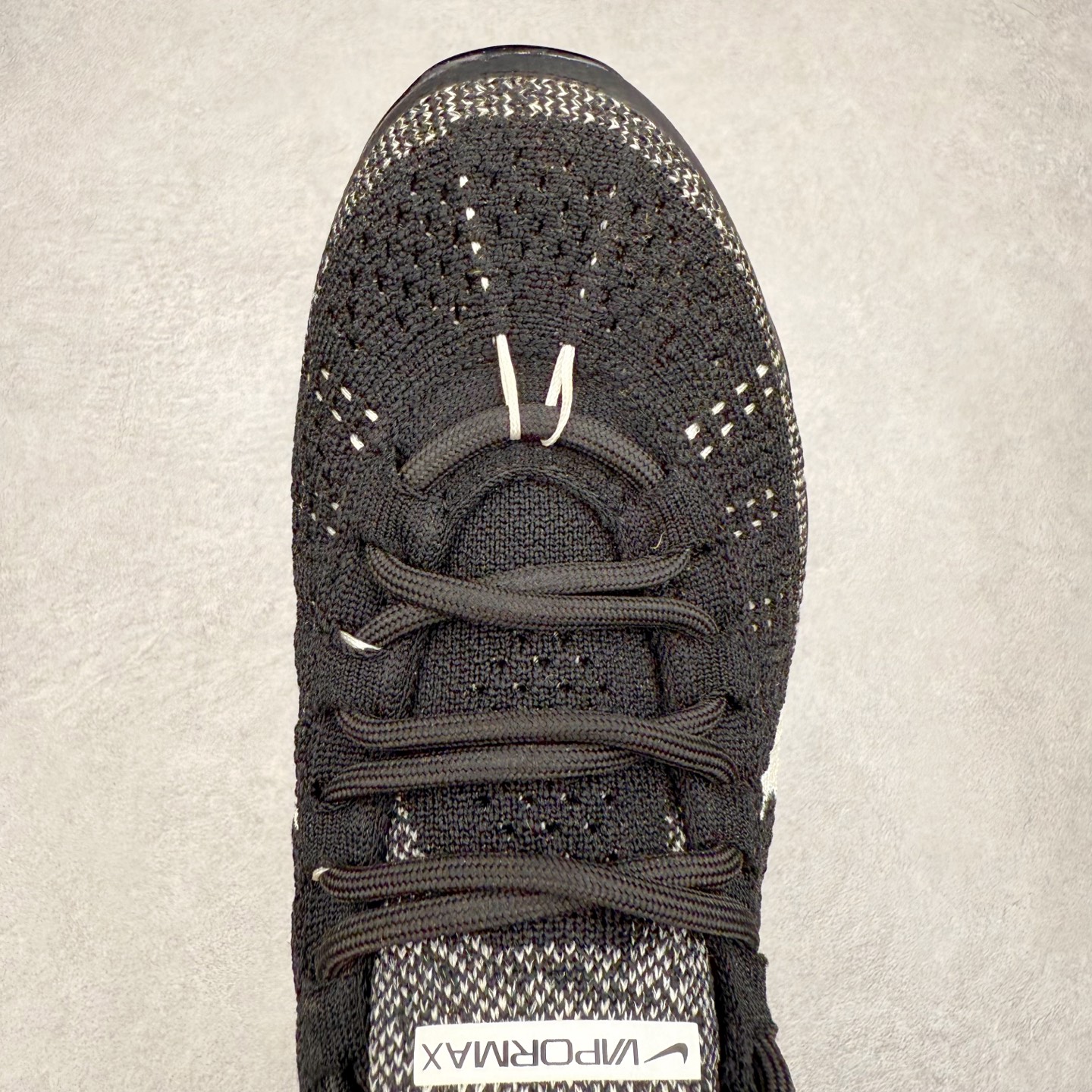 图片[4]-＃纯原福利 NK Air VaporMax 2023 Flyknit FK 2023款大气垫系列低帮针织休闲运动全掌气垫慢跑鞋 原楦原纸版数据开发 采用全新双层纹路织法Flyknit织法编织鞋面材质 搭载原数据开发全掌Air Max球状透明缓震气垫 外置橡胶外底模块 NK Air VaporMax系列自2017年初问世以来 就凭借着独特的设计和超棒的脚感 成为了时尚潮人和跑步爱好者们的心头好 鞋底前侧加入Mini Swoosh 设计 与鞋身相呼应 鞋面采用 Flyknit 材质制成 可以提供出色包裹性的同时 也有着不错的透气效果 最后黄色气垫收尾 完善整双鞋设计 尺码：36 36.5 37.5 38 38.5 39 40 40.5 41 42 42.5 43 44 44.5 45-选品中心